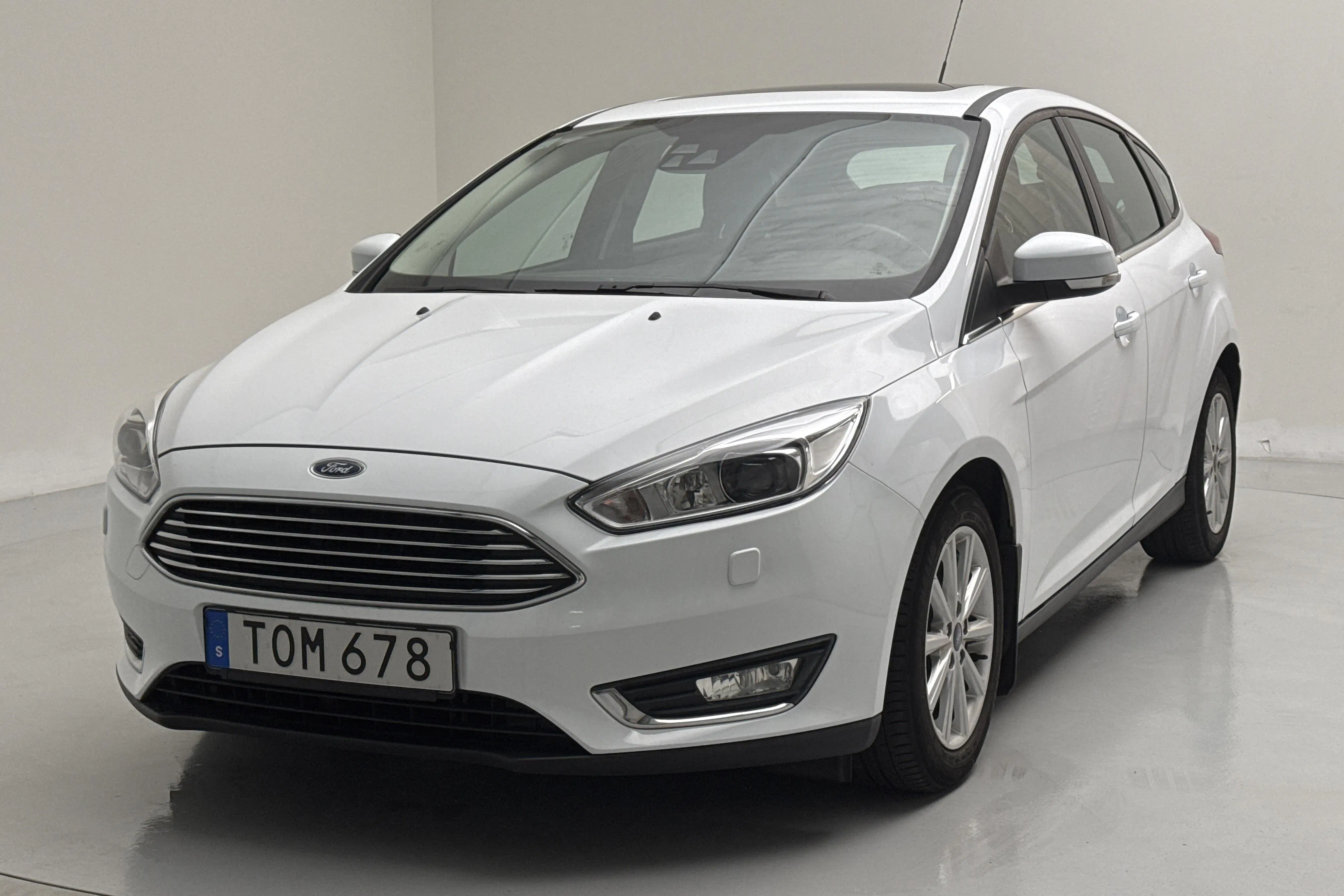 Presentation photo 1 of 14: Ford Focus 1.5 EcoBoost 5dr (150hk) - 46 040 km - Automatic - white - 2015