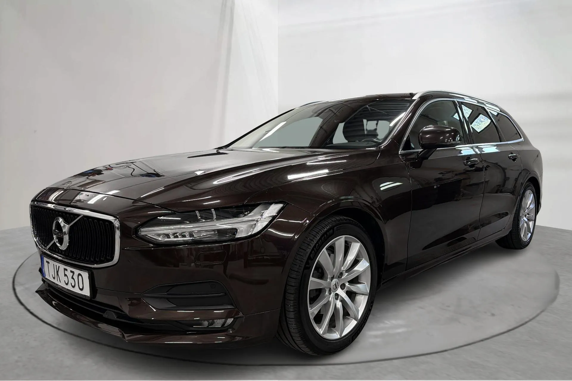Presentation photo 1 of 16: Volvo V90 D4 AWD (190hk) - 133 240 km - Automatic - dark brown - 2019