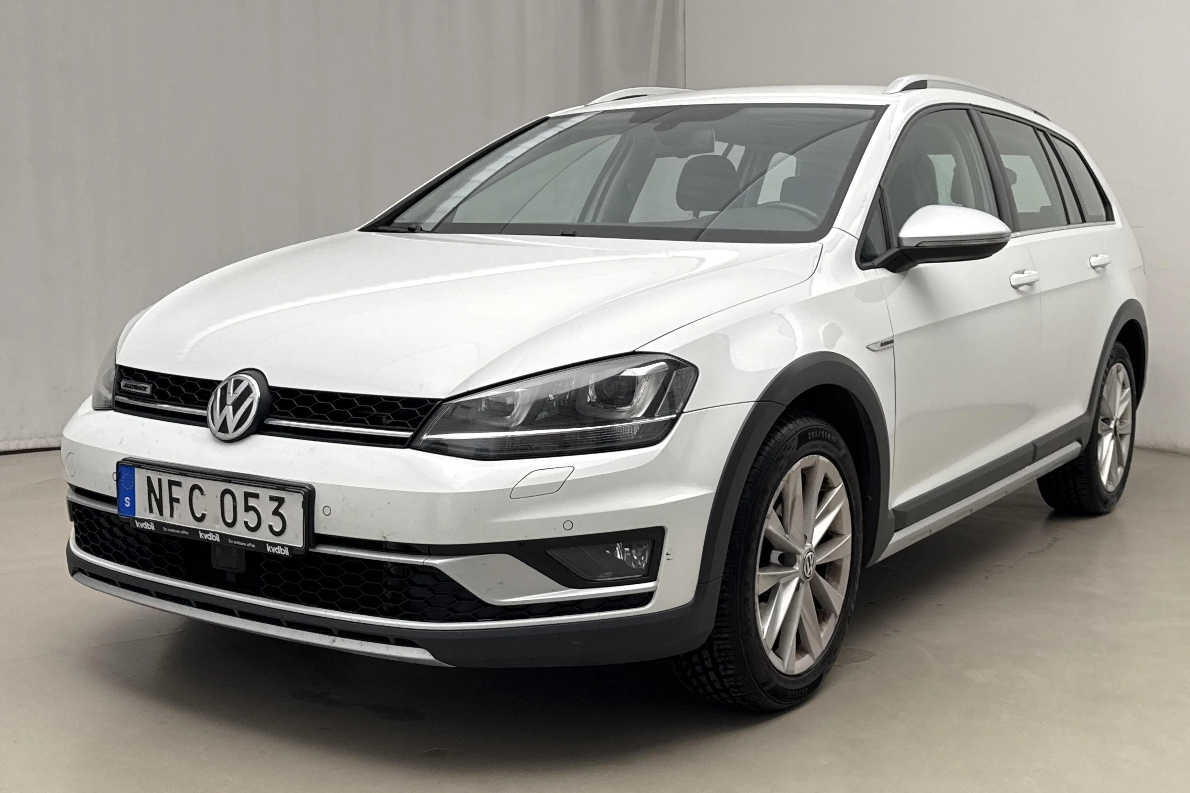 Presentation photo 1 of 18: VW Golf Alltrack 1.8 TSI 4Motion (180hk) - 146 840 km - Automatic - white - 2016