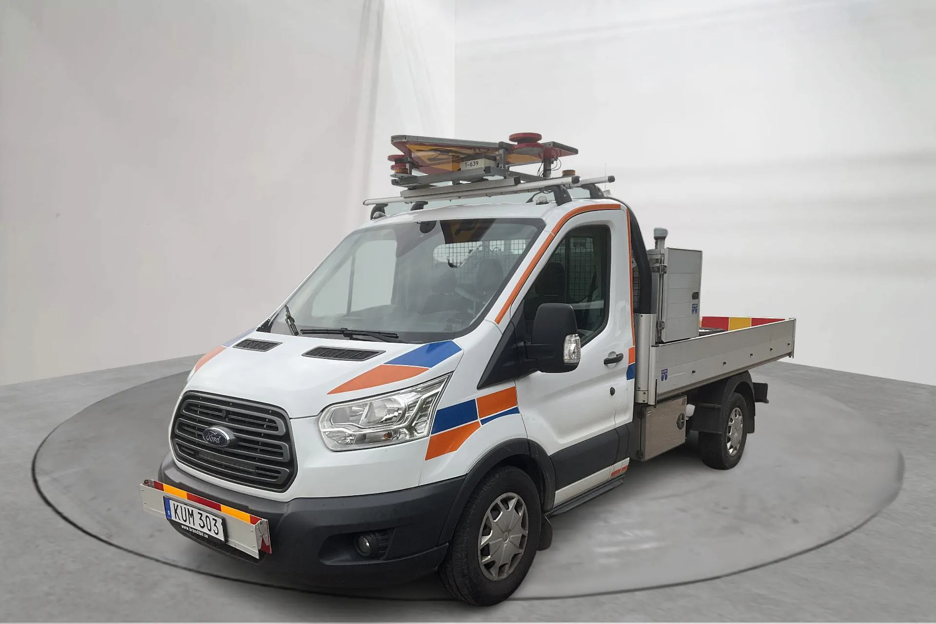 Presentation photo 1 of 16: Ford Transit Chassi 350 2.0 TDCi RWD (130hk) - 93 060 km - Manual - white - 2017