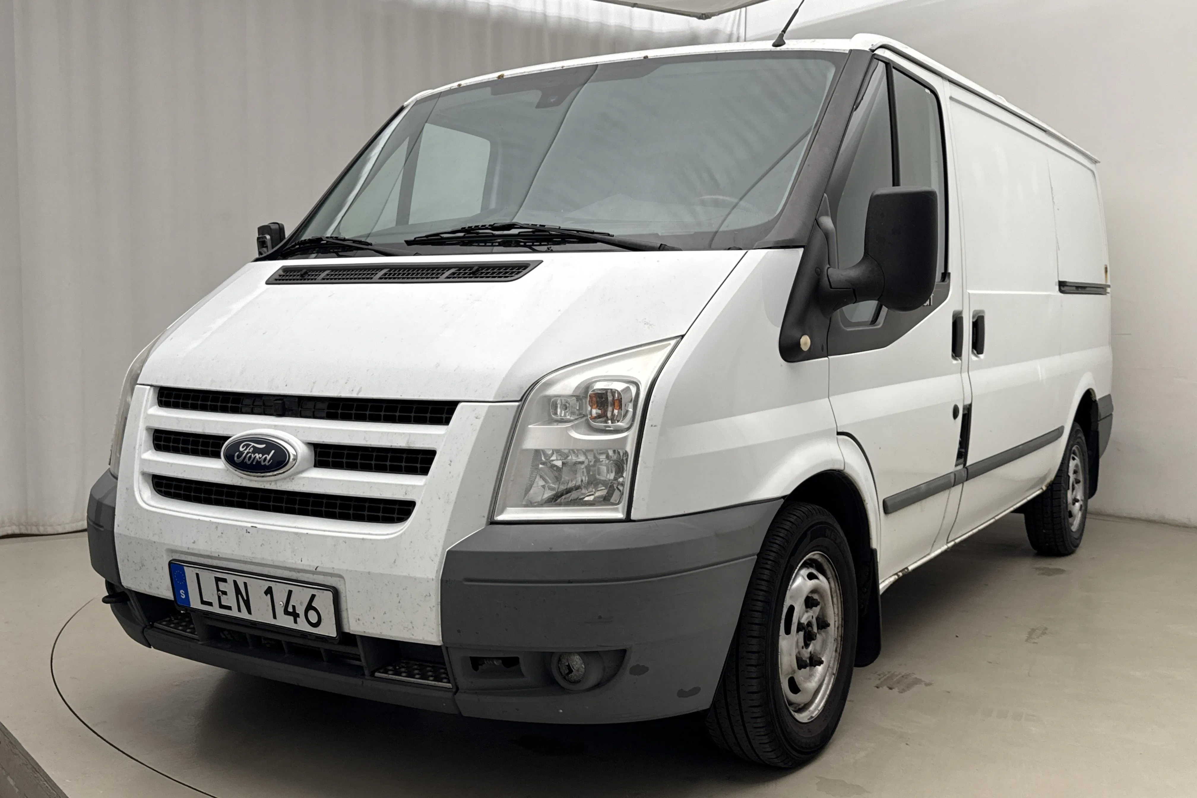 Presentationsfoto 1 av 16: Ford Transit 300 2.2 TDCi Skåp (115hk) - 17 463 mil - Manuell - vit - 2011