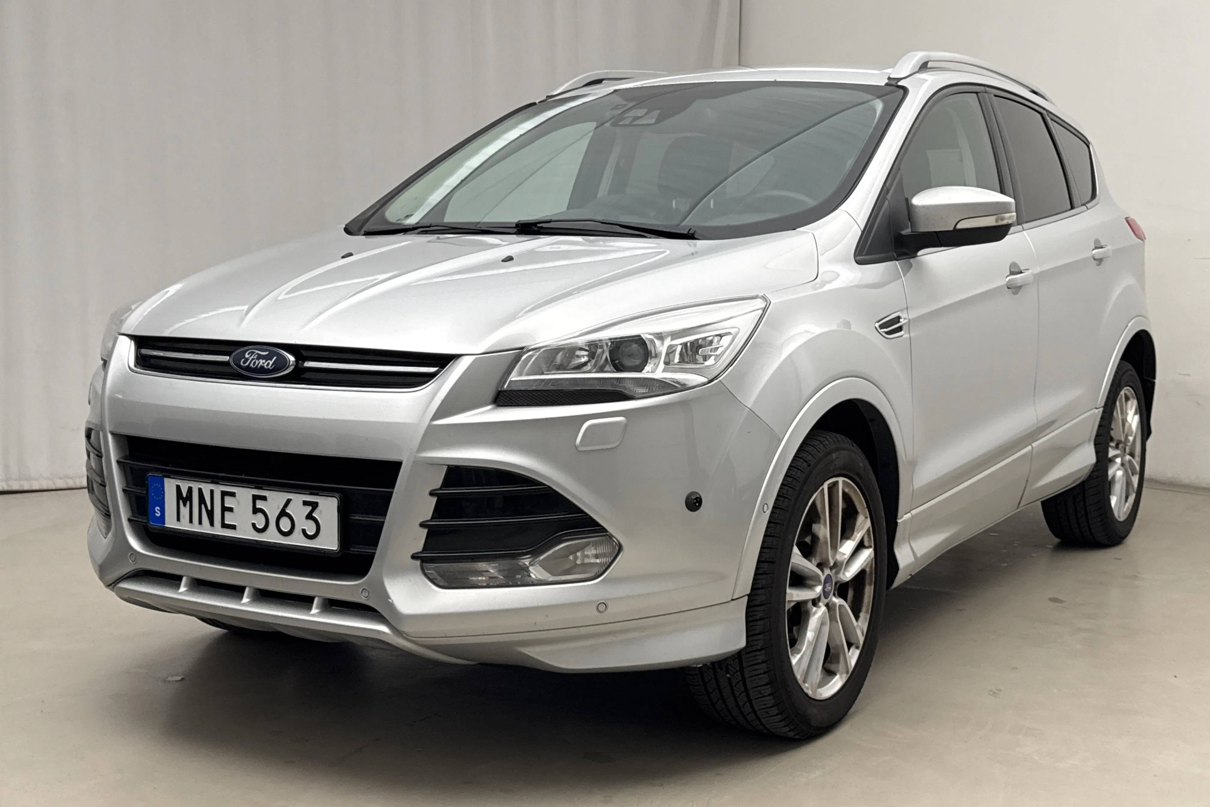 Presentation photo 1 of 18: Ford Kuga 2.0 TDCi AWD (180hk) - 179 710 km - Automatic - gray - 2016