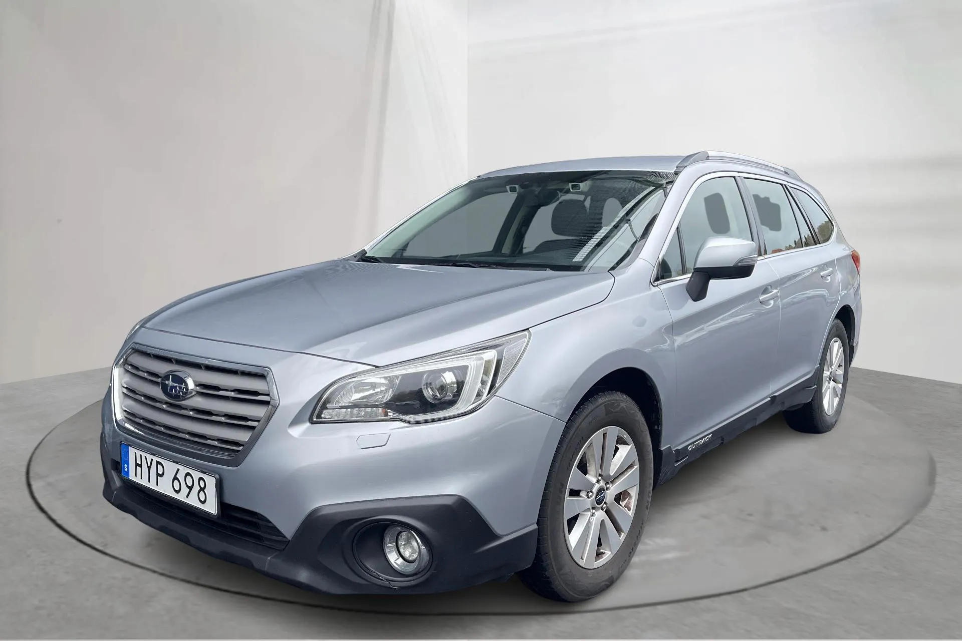 Presentationsfoto 1 av 17: Subaru Outback 2.0D (150hk) - 25 231 mil - Automat - silver - 2015