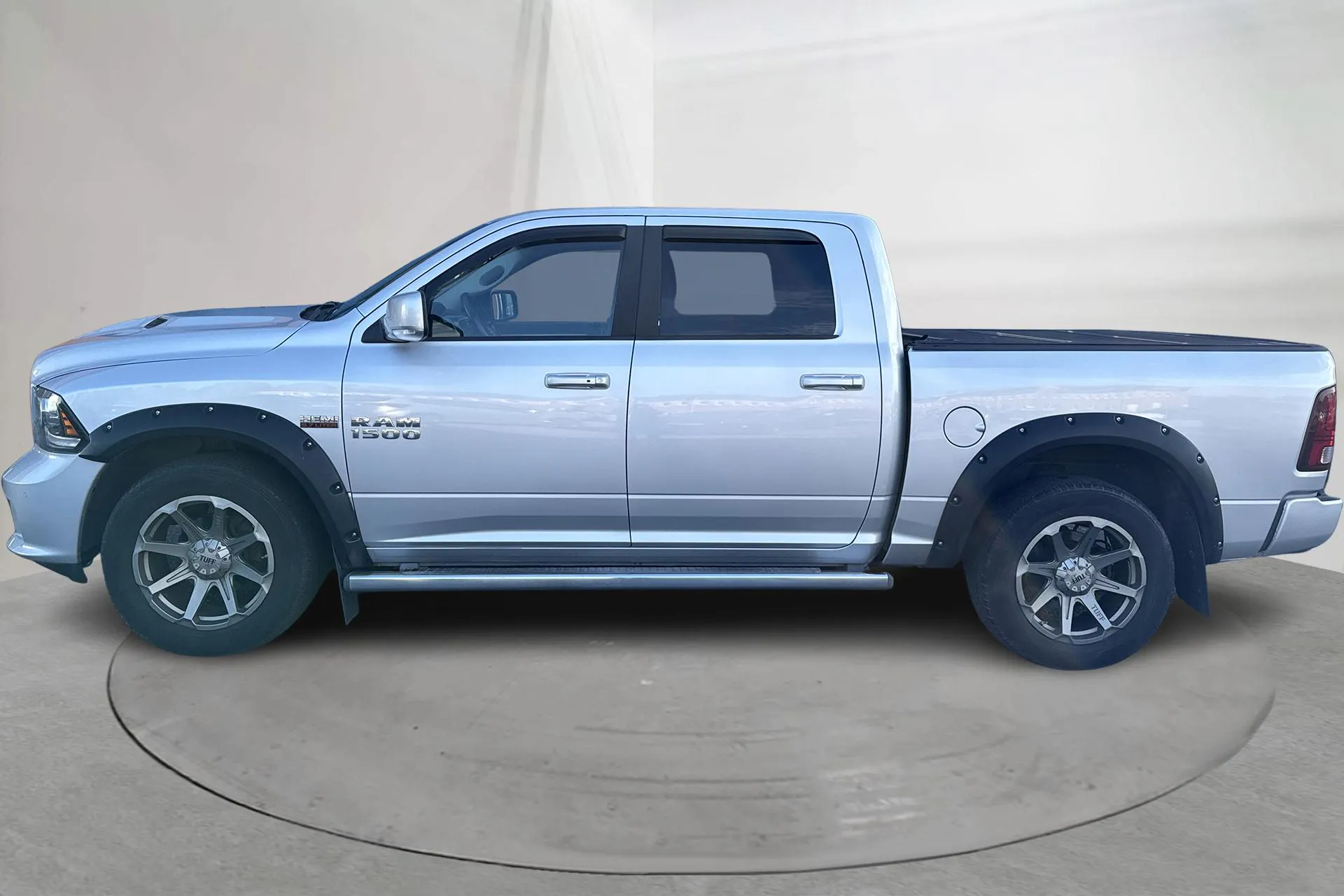 Presentation photo 2 of 21: Dodge RAM 1500 5.7 4WD (401hk) - 196 130 km - Automatic - silver - 2014