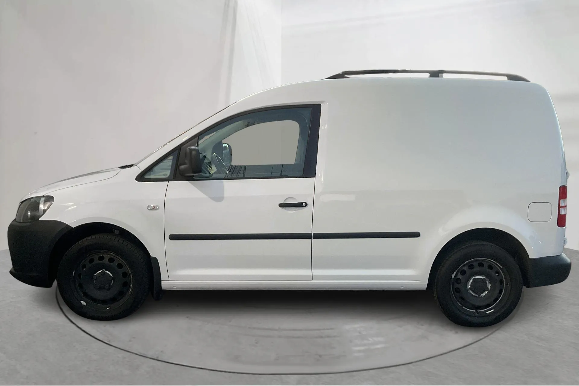 Presentationsfoto 2 av 15: VW Caddy 1.6 TDI Skåp (102hk) - 16 129 mil - Automat - vit - 2015