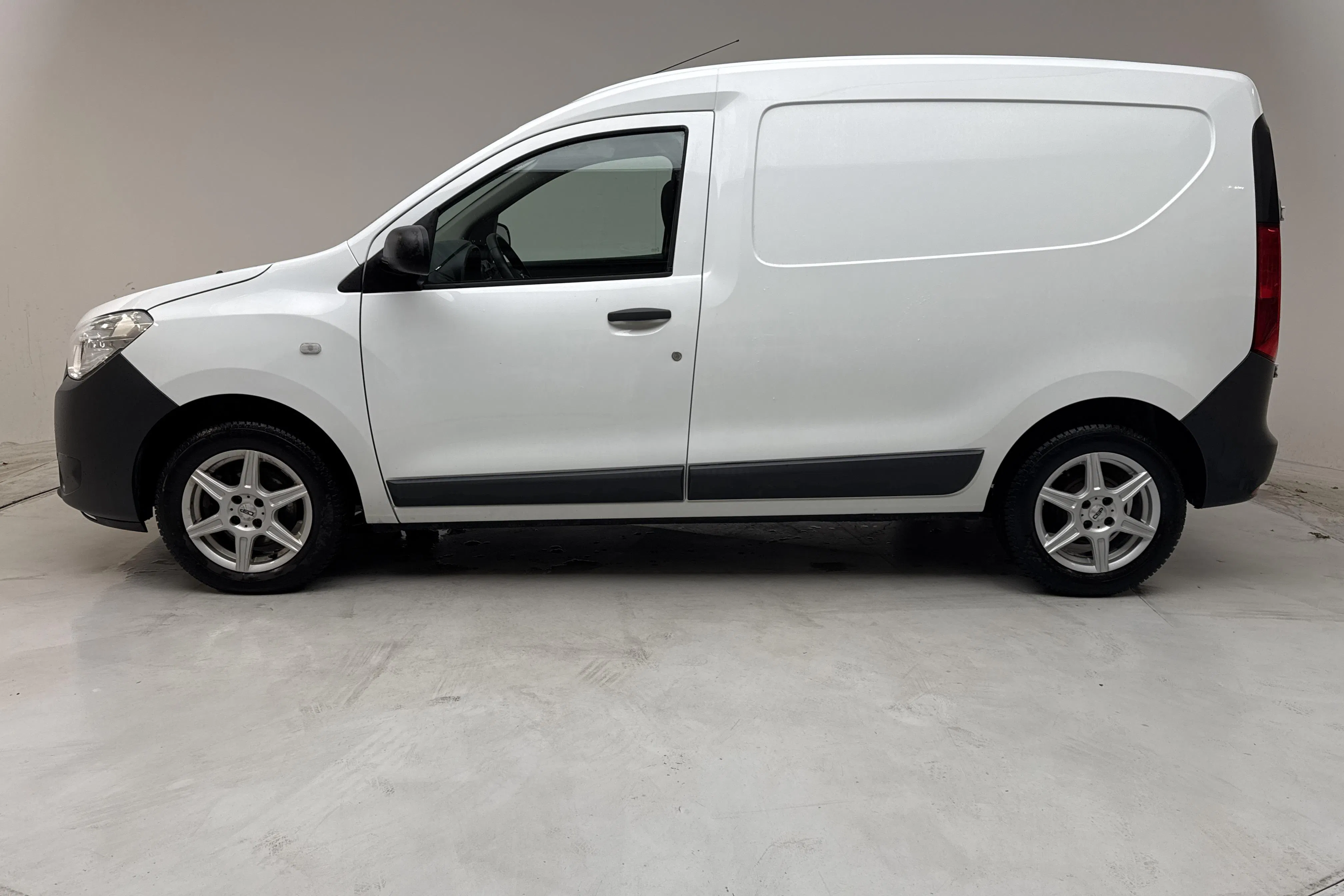 Presentationsfoto 2 av 10: Dacia Dokker Van 1.5 dCi (90hk) - 4 484 mil - Manuell - vit - 2019