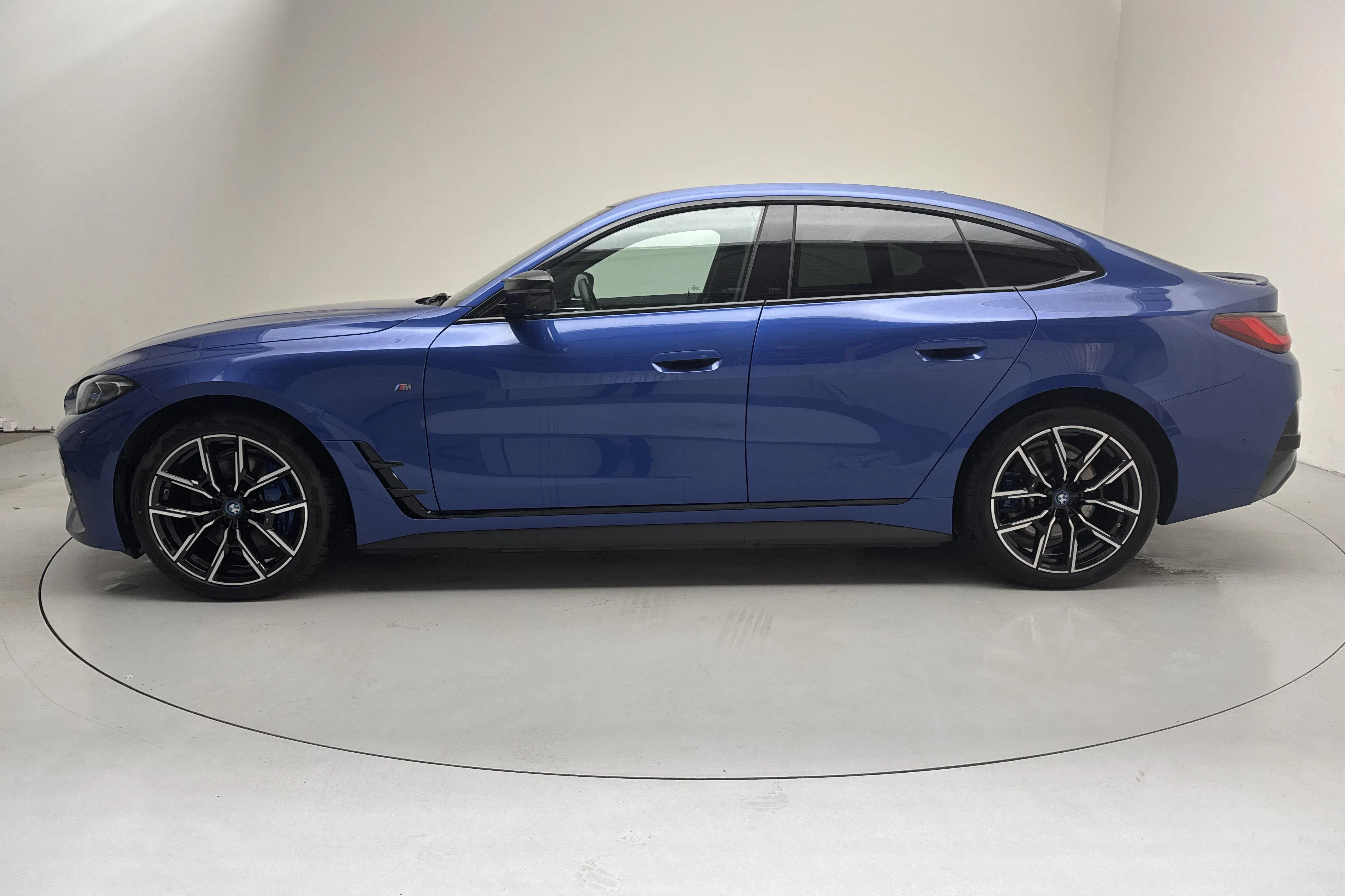 Presentation photo 2 of 20: BMW i4 M50 xDrive, G26 (544hk) - 95 290 km - Automatic - blue - 2024