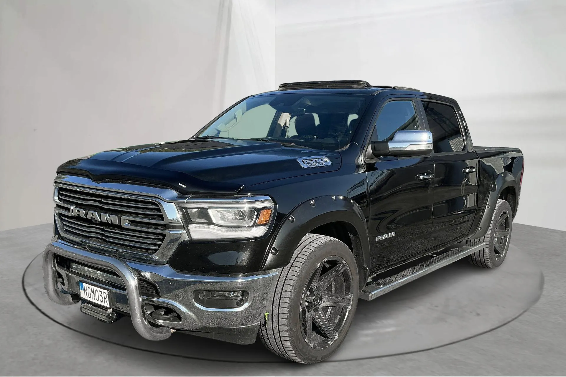 Presentation photo 1 of 22: Dodge RAM 1500 5.7 (395hk) - 172 830 km - Automatic - black - 2019