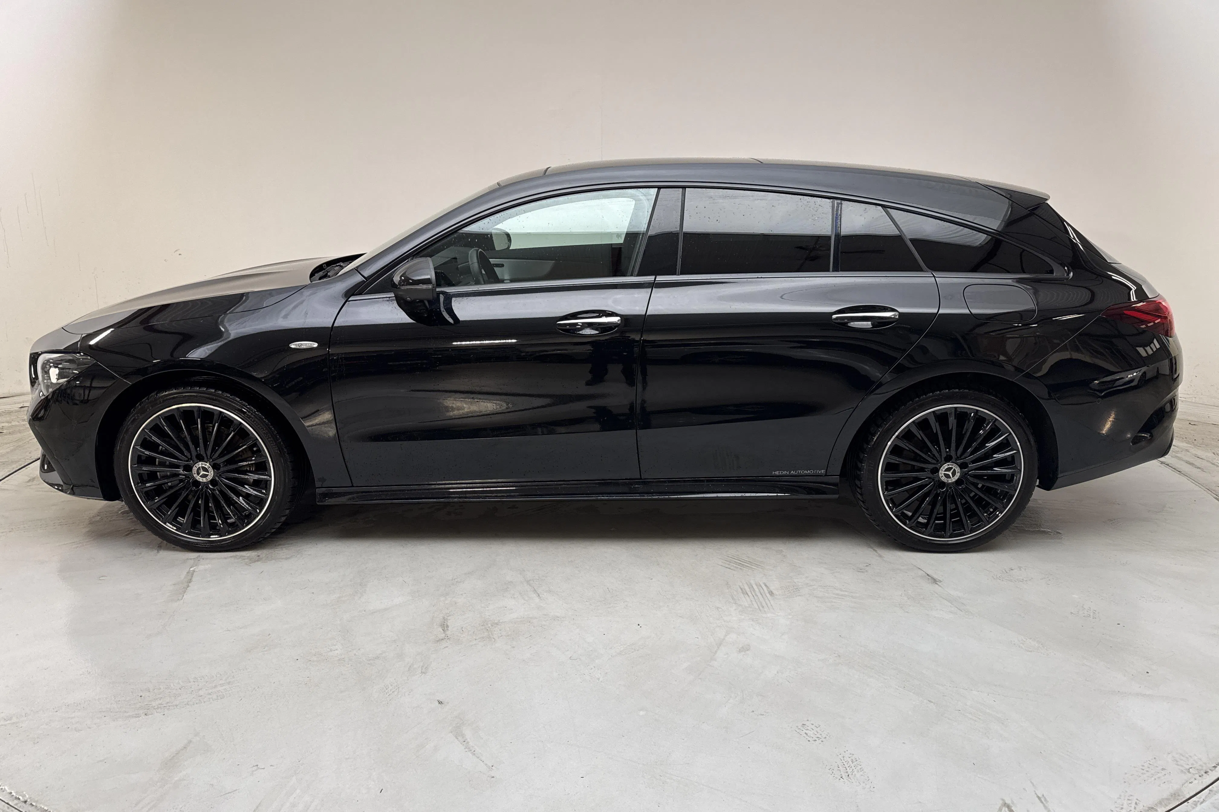 Presentation photo 2 of 18: Mercedes CLA 250 e Shooting Brake X118 (218hk) - 30 190 km - Automatic - black - 2026