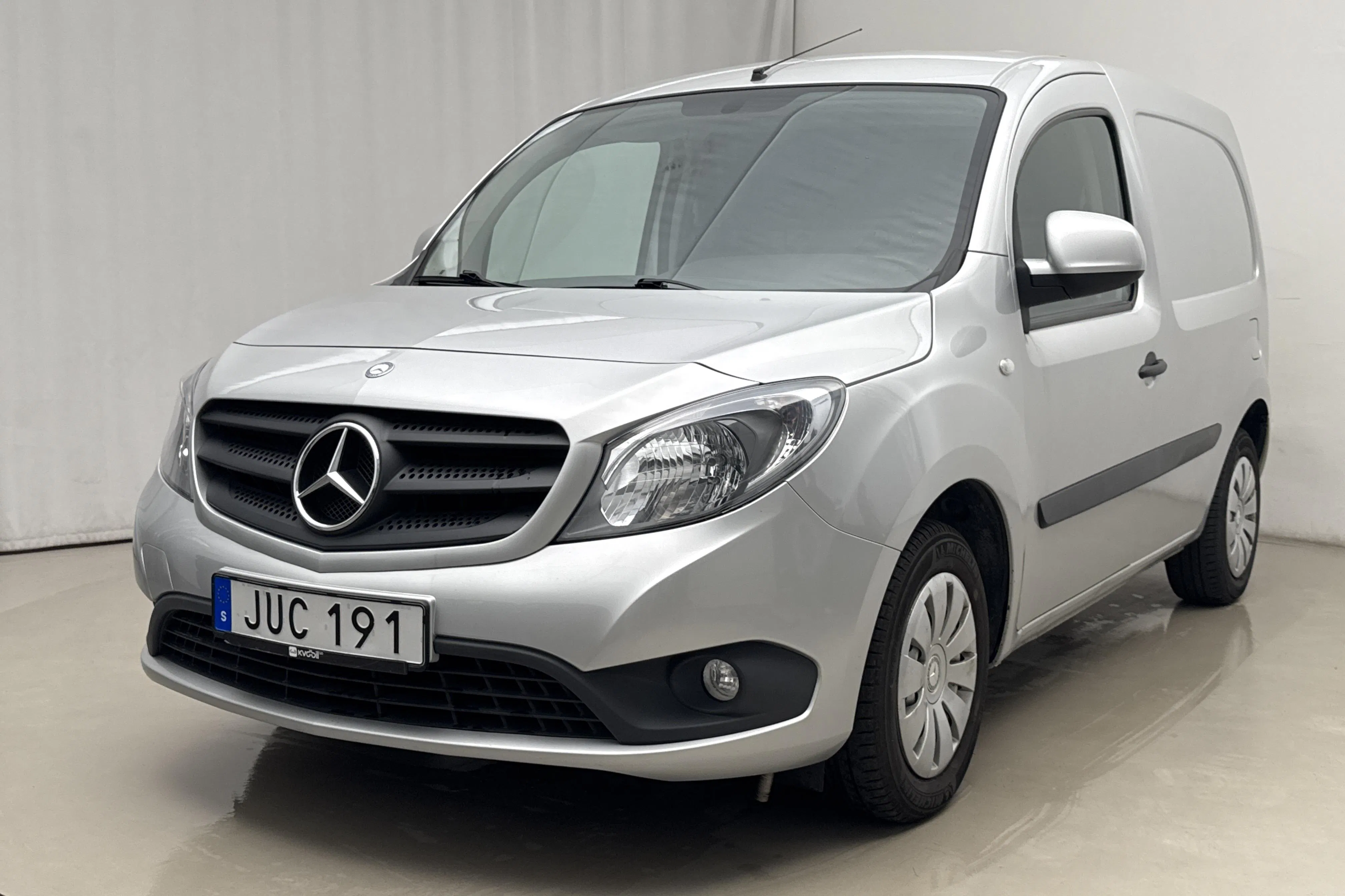 Presentationsfoto 1 av 16: Mercedes Citan 109 1.5 CDI (90hk) - 4 745 mil - Manuell - silver - 2015