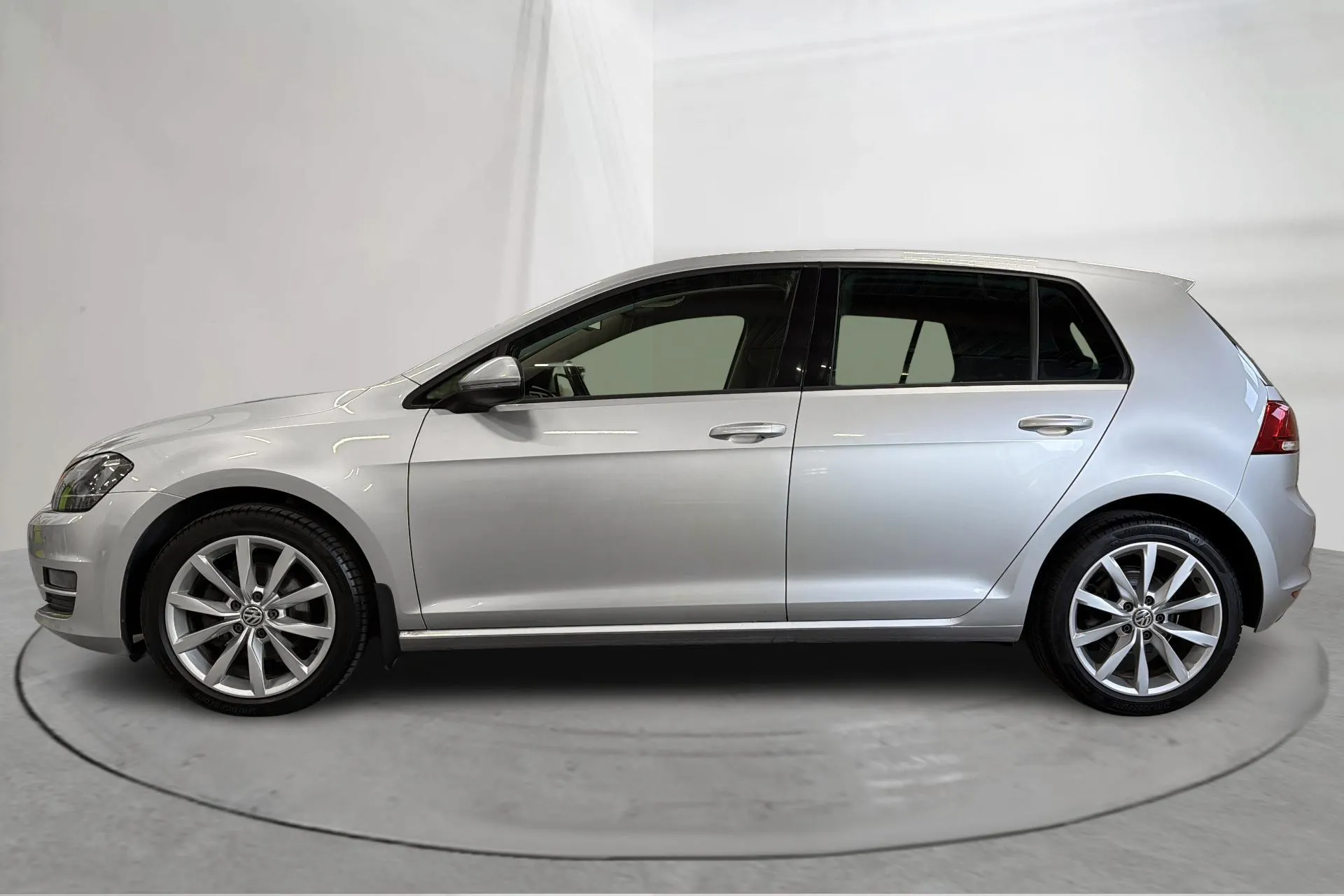 Presentation photo 2 of 13: VW Golf VII 2.0 TDI BlueMotion Technology 5dr (150hk) - 123 410 km - Automatic - silver - 2016