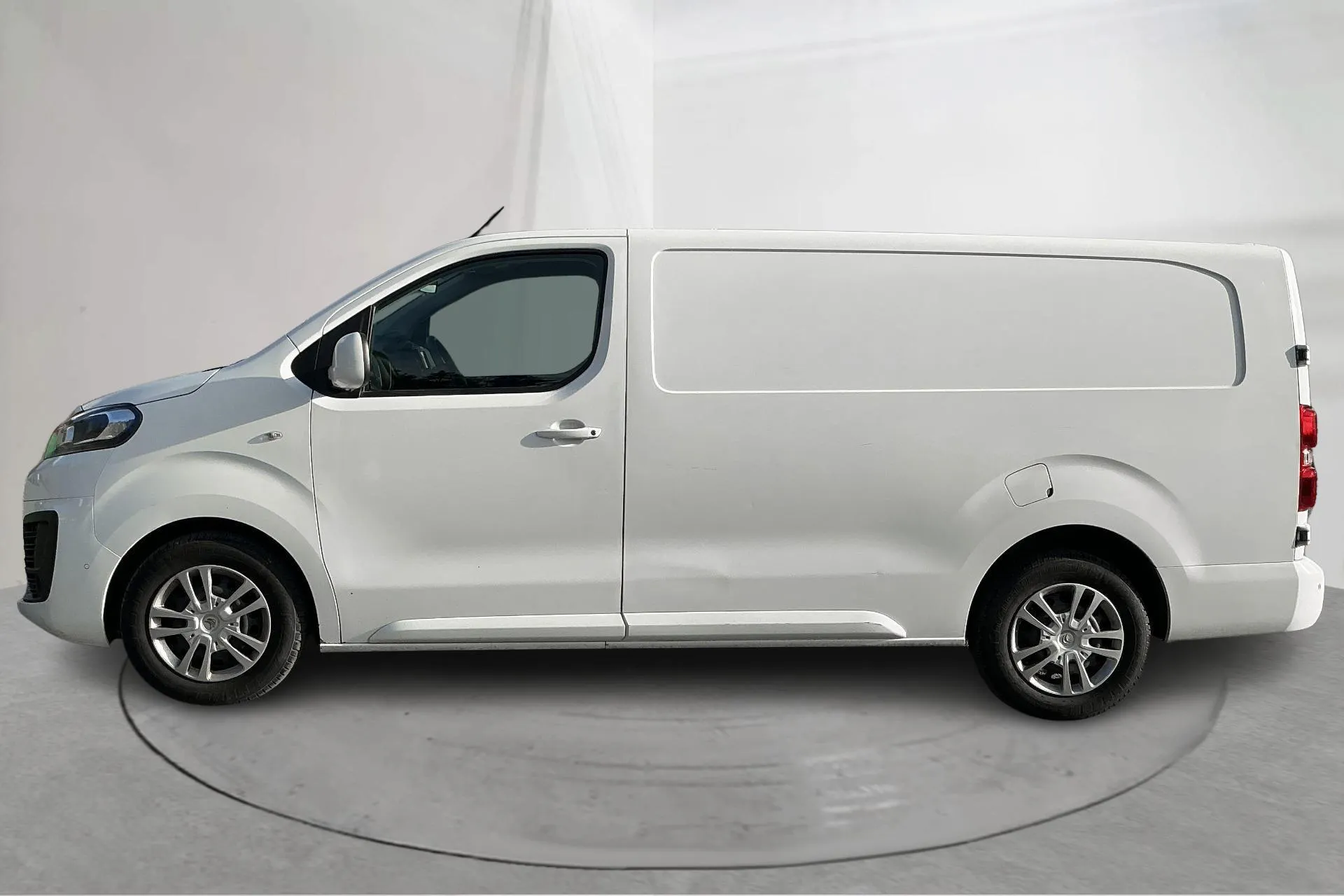 Presentation photo 2 of 19: Citroën Jumpy III 2.0 BlueHDI Skåp (177hk) - 145 430 km - Automatic - white - 2017