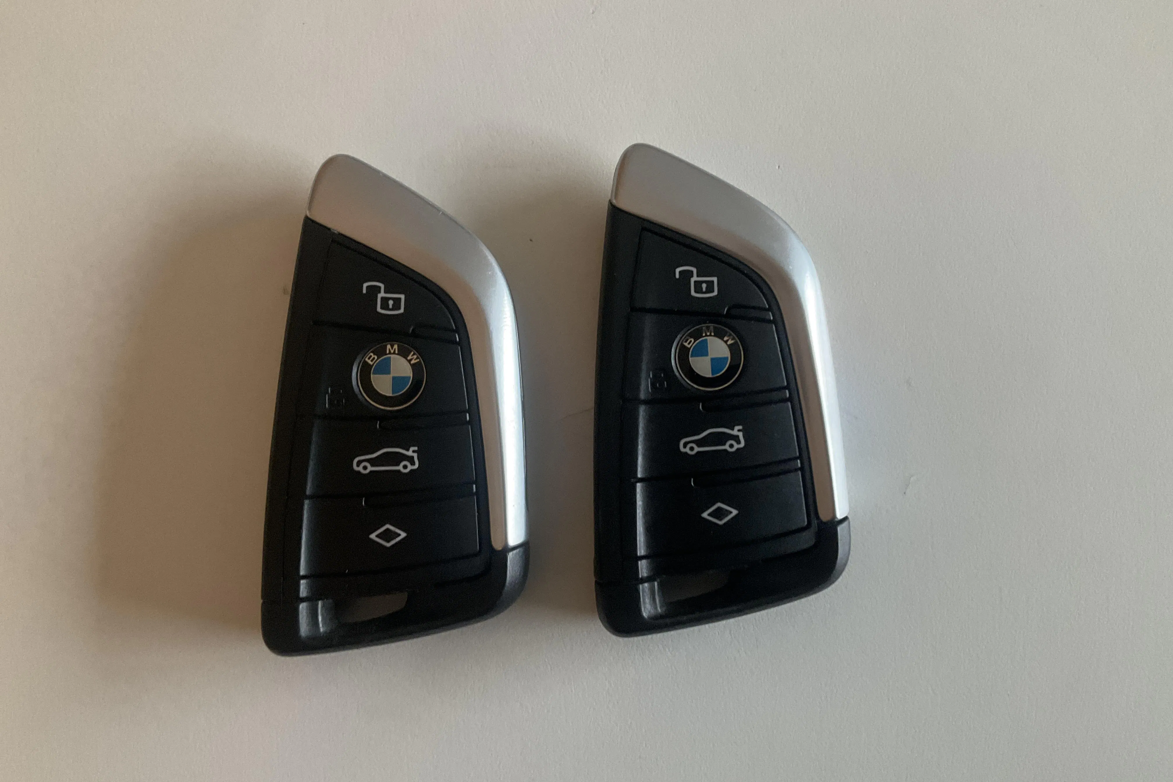 Presentationsfoto 19 av 19: BMW 320d xDrive Touring, G21 (190hk+11hk) - 15 434 mil - Automat - blå - 2021