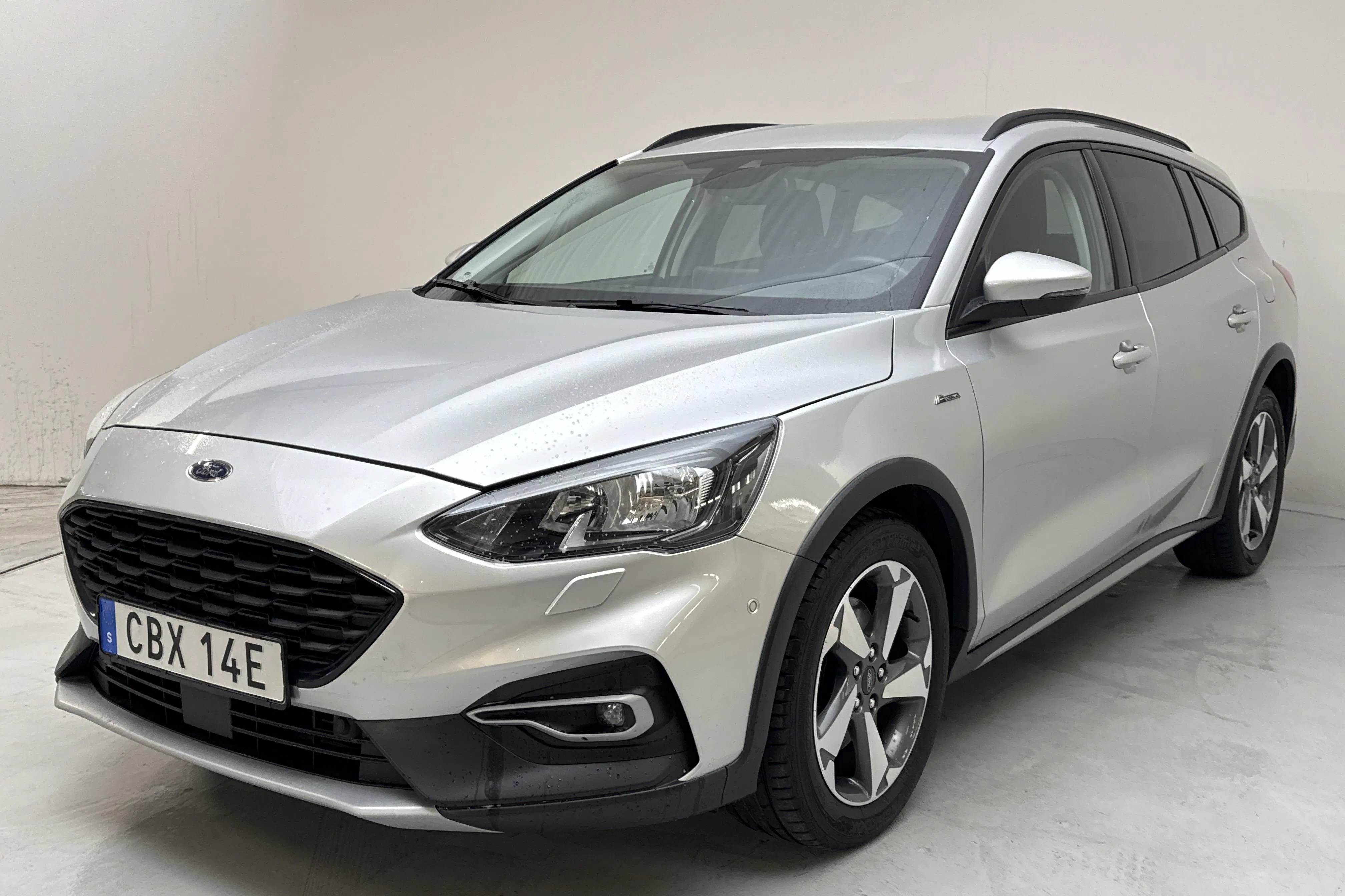 Presentation photo 1 of 12: Ford Focus Active 1.0 EcoBoost (125hk) - 81 790 km - Automatic - gray - 2020