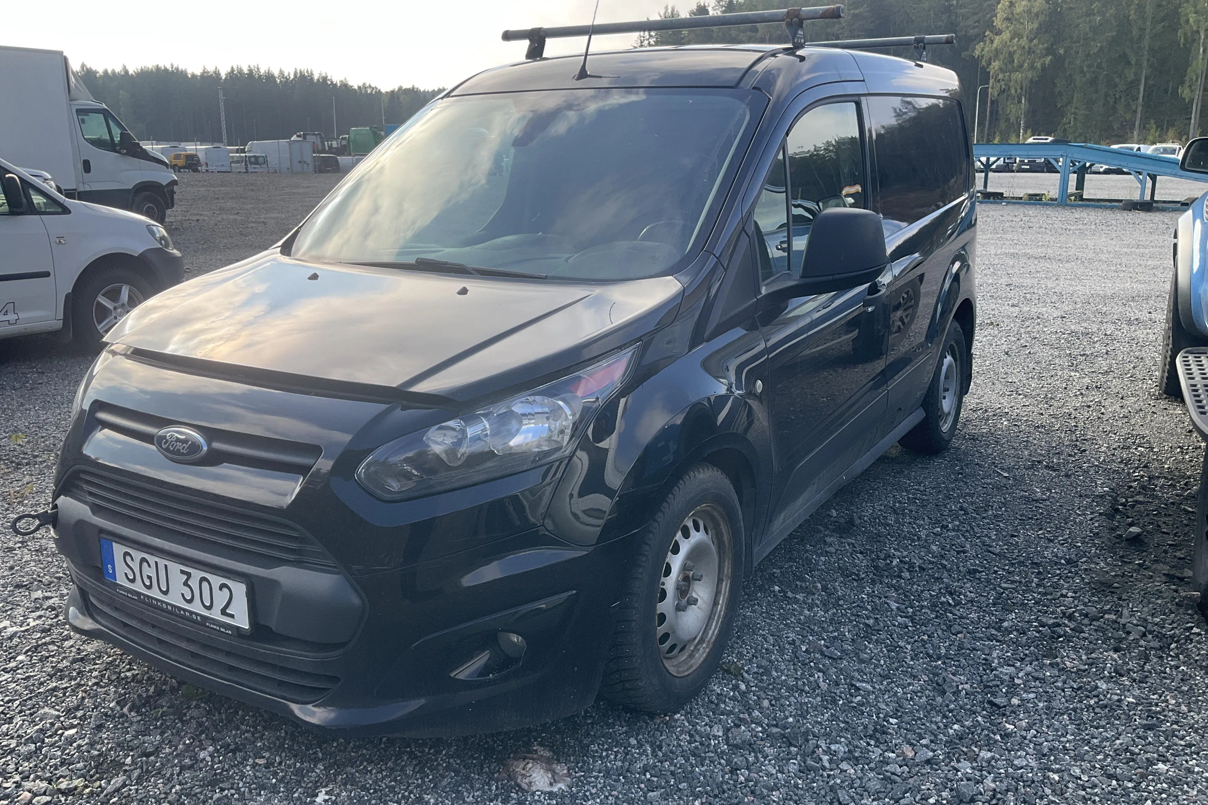 Presentationsfoto 1 av 16: Ford Transit Connect 1.5 TDCi (100hk) - 15 156 mil - Automat - svart - 2018
