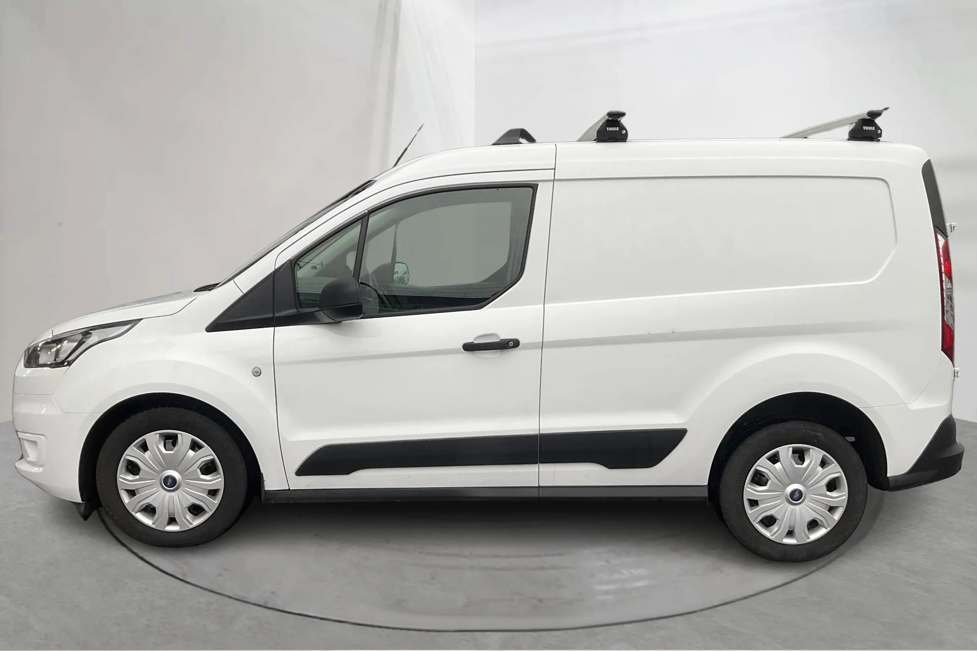 Presentationsfoto 2 av 18: Ford Transit Connect 1.5 EcoBlue (100hk) - 5 906 mil - Manuell - vit - 2022