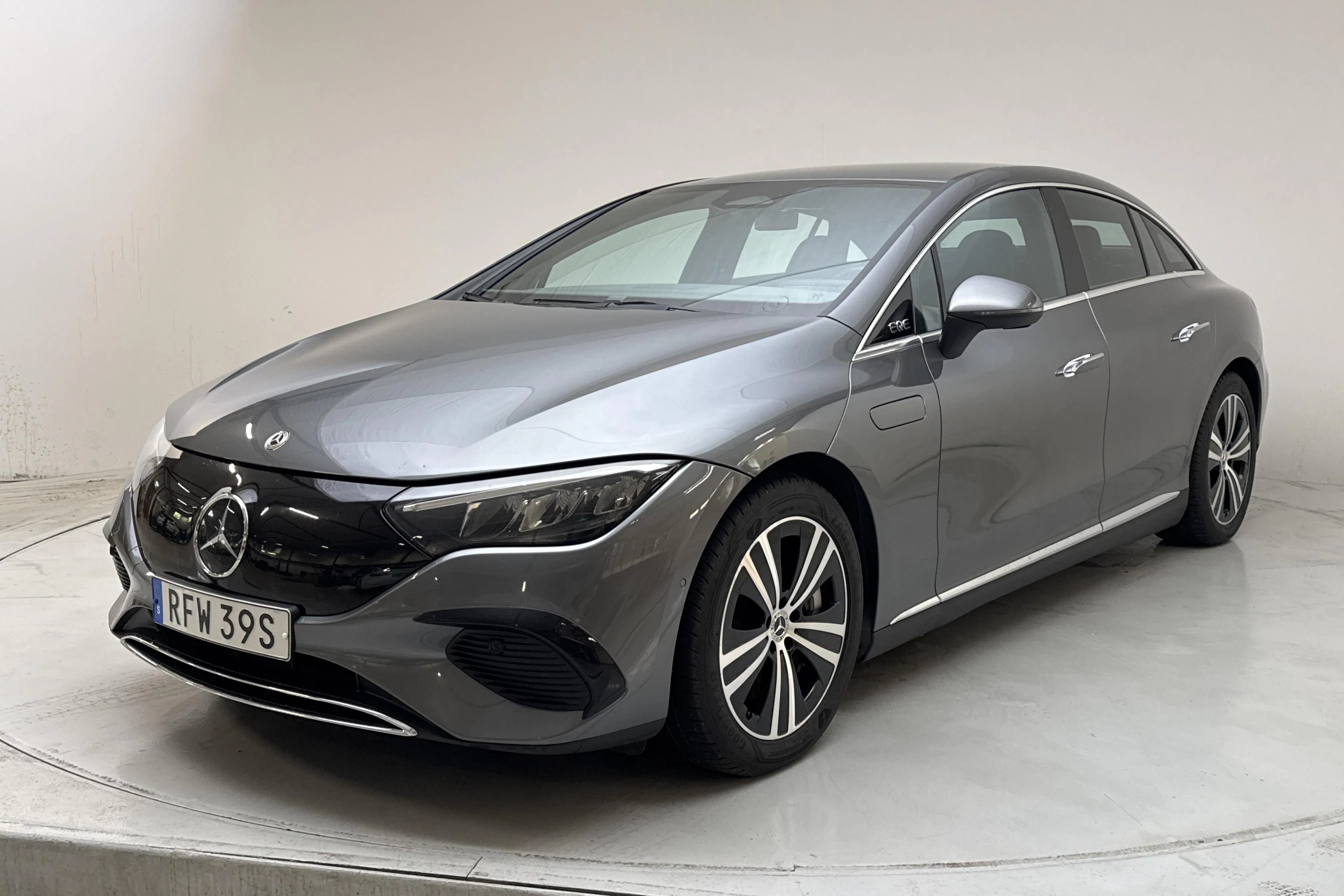 Presentationsfoto 1 av 17: Mercedes EQE 300 V295 (245hk) - 14 130 mil - Automat - grå - 2023