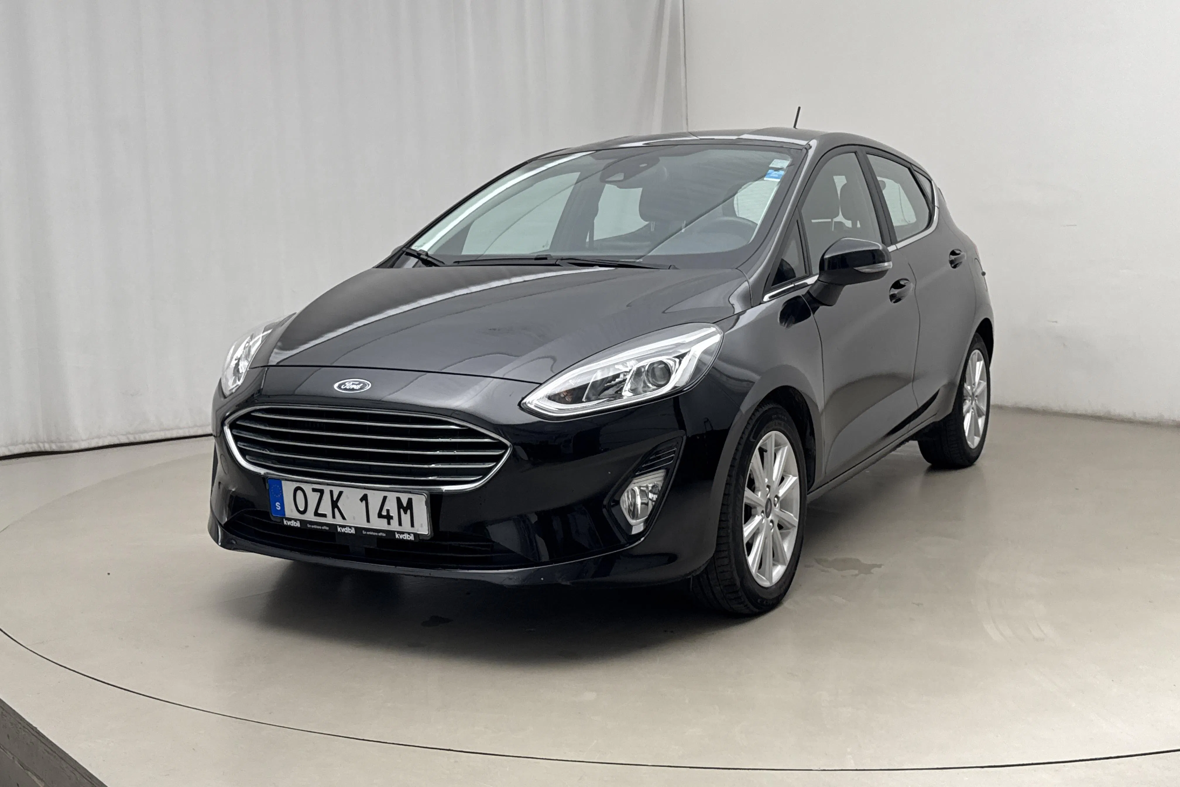 Presentation photo 1 of 15: Ford Fiesta 1.0T EcoBoost 5dr (100hk) - 5 127 Scandinavian mile - Automatic - black - 2019