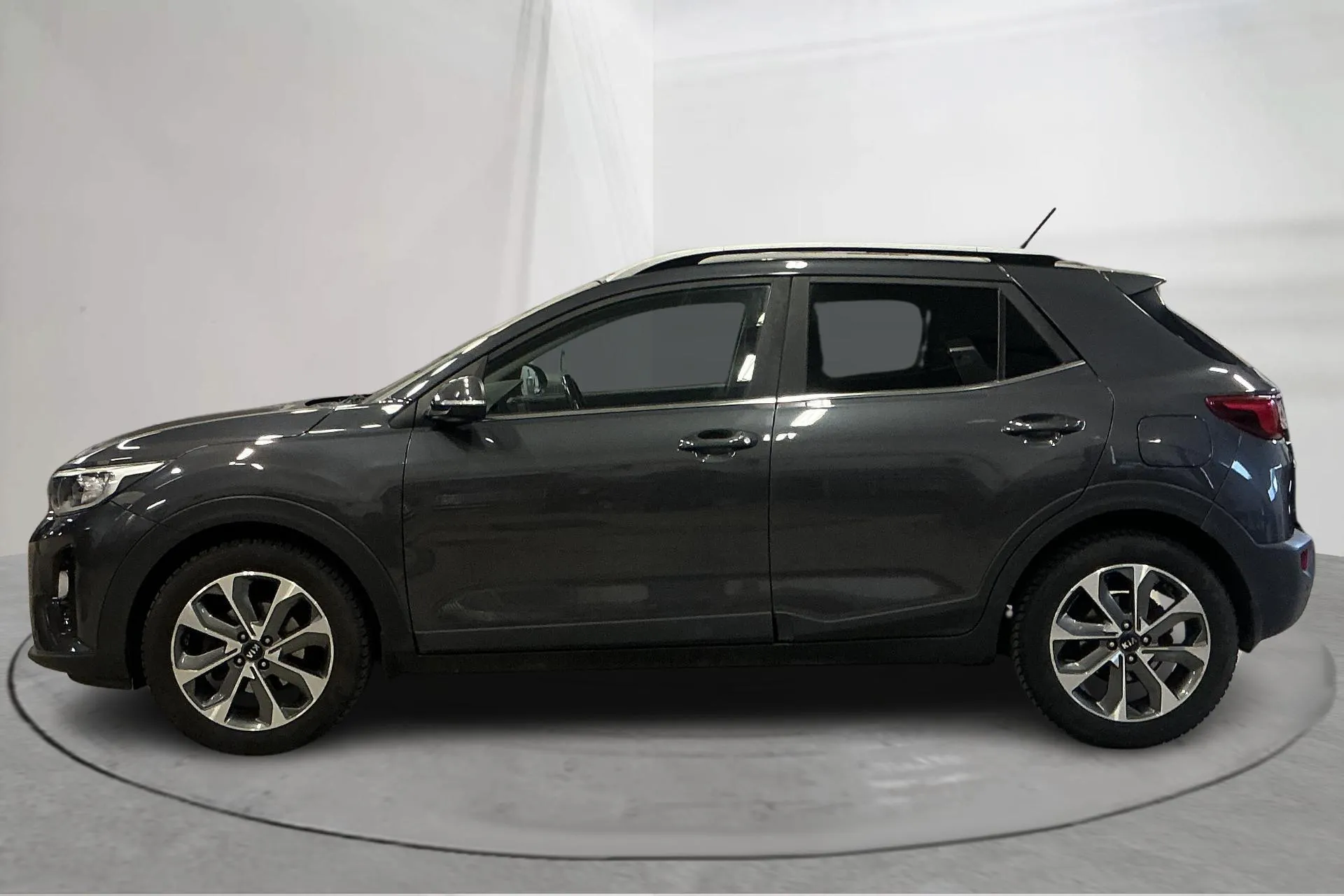Presentationsfoto 2 av 14: KIA Stonic 1.0 T-GDi (120hk) - 8 591 mil - Manuell - grå - 2018