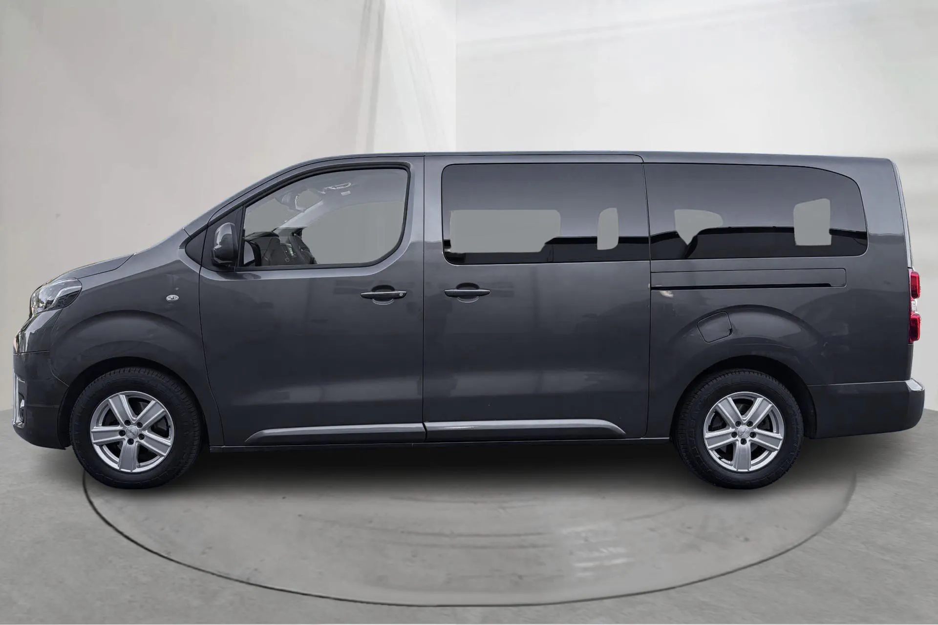 Presentation photo 2 of 15: Toyota PROACE Verso 2.0D (140hk) - 110 750 km - Automatic - dark grey - 2021