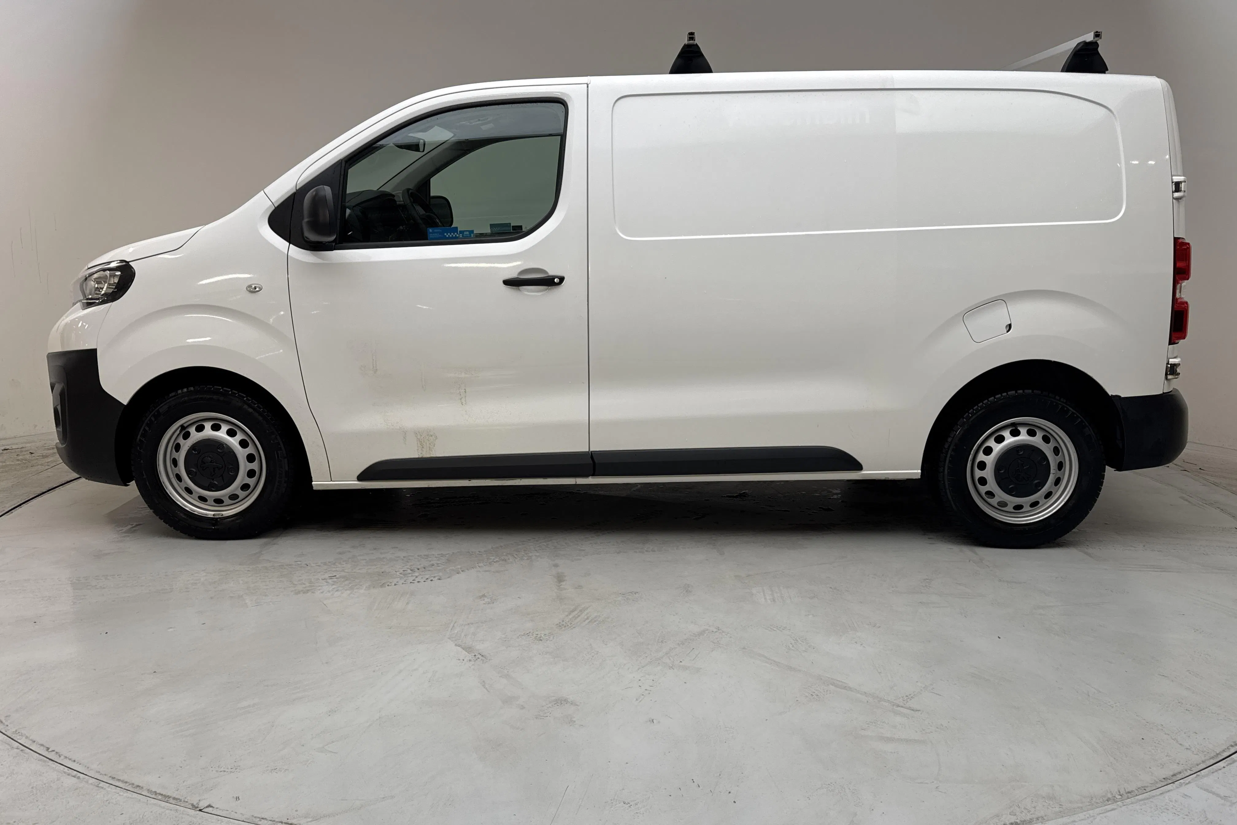 Presentationsfoto 2 av 10: Peugeot Expert BlueHDi Skåp (122hk) - 11 534 mil - Manuell - vit - 2018