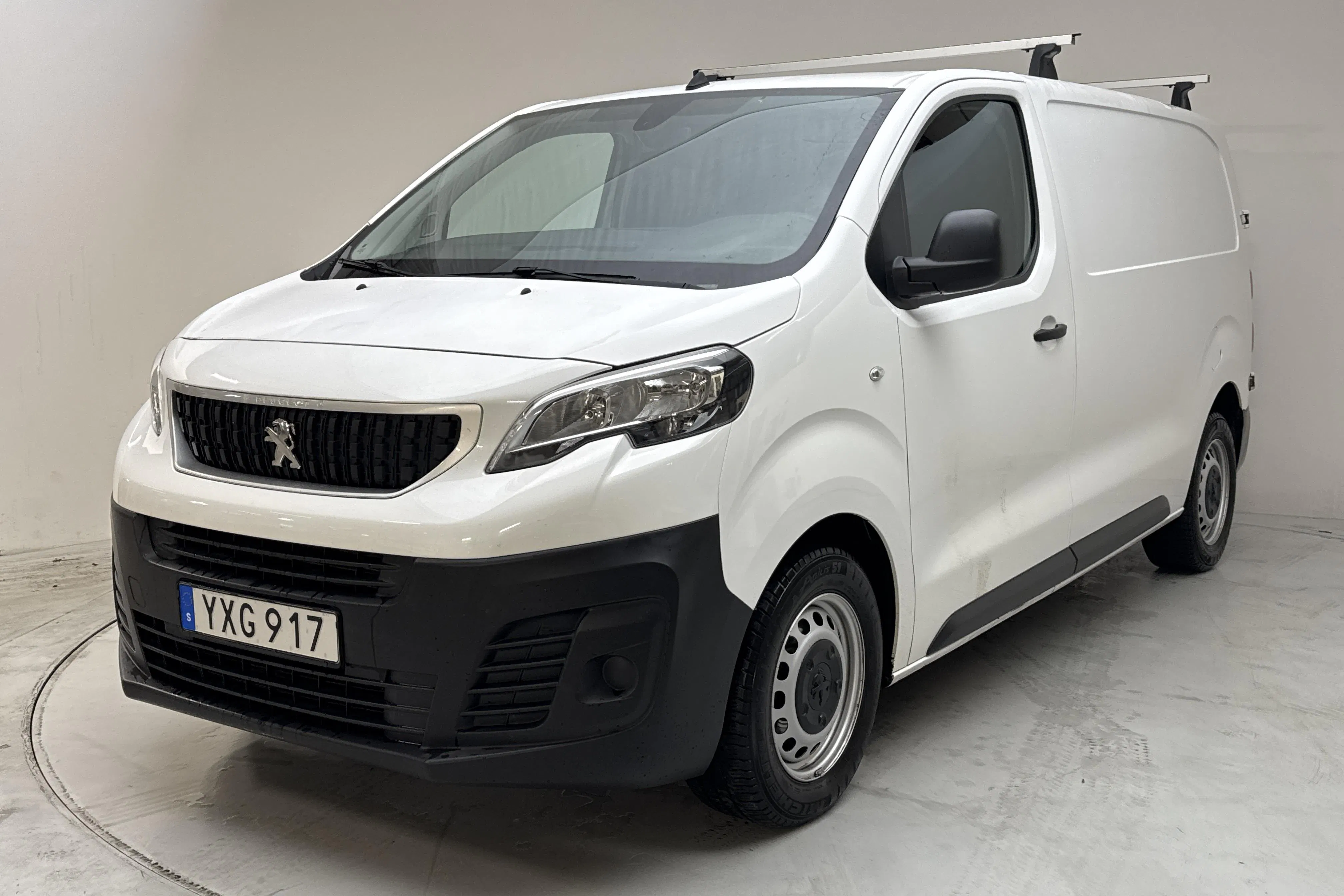 Presentationsfoto 1 av 10: Peugeot Expert BlueHDi Skåp (122hk) - 11 534 mil - Manuell - vit - 2018