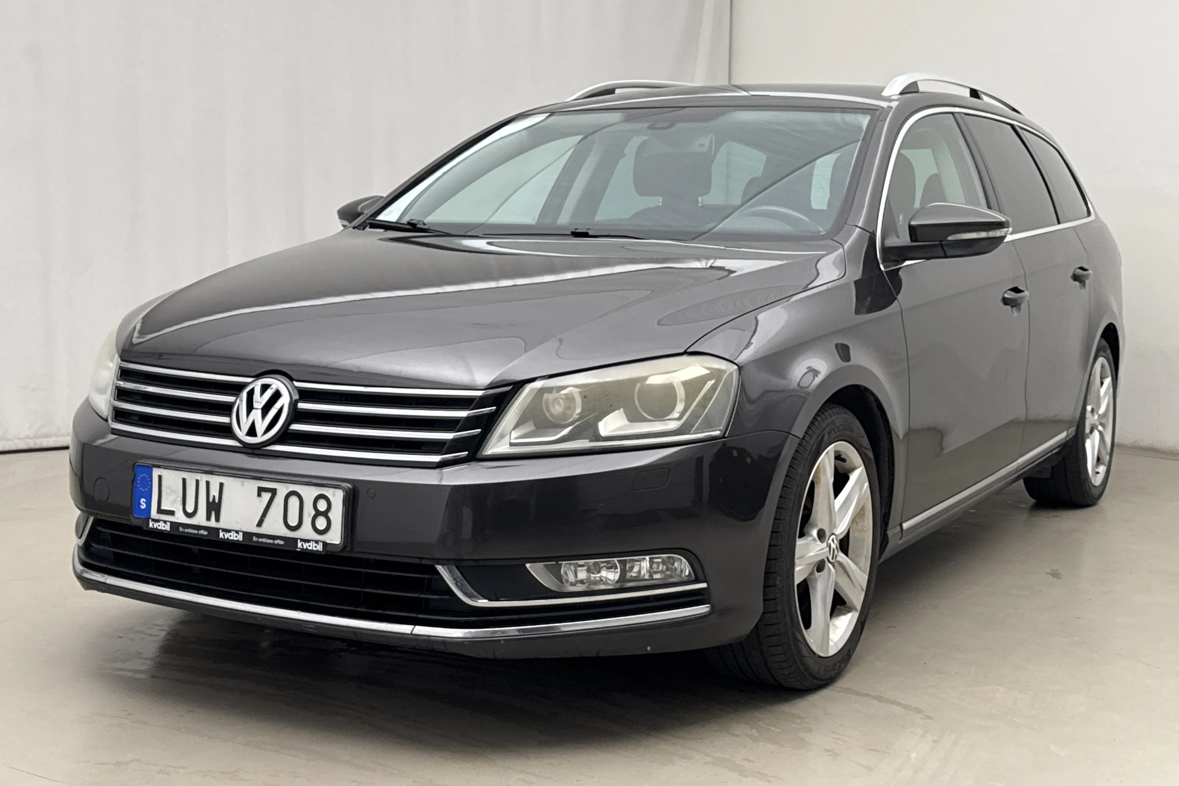 Presentationsfoto 1 av 18: VW Passat 2.0 TDI BlueMotion Technology Variant 4Motion (170hk) - 19 280 mil - Automat - Mörkbrun - 2012