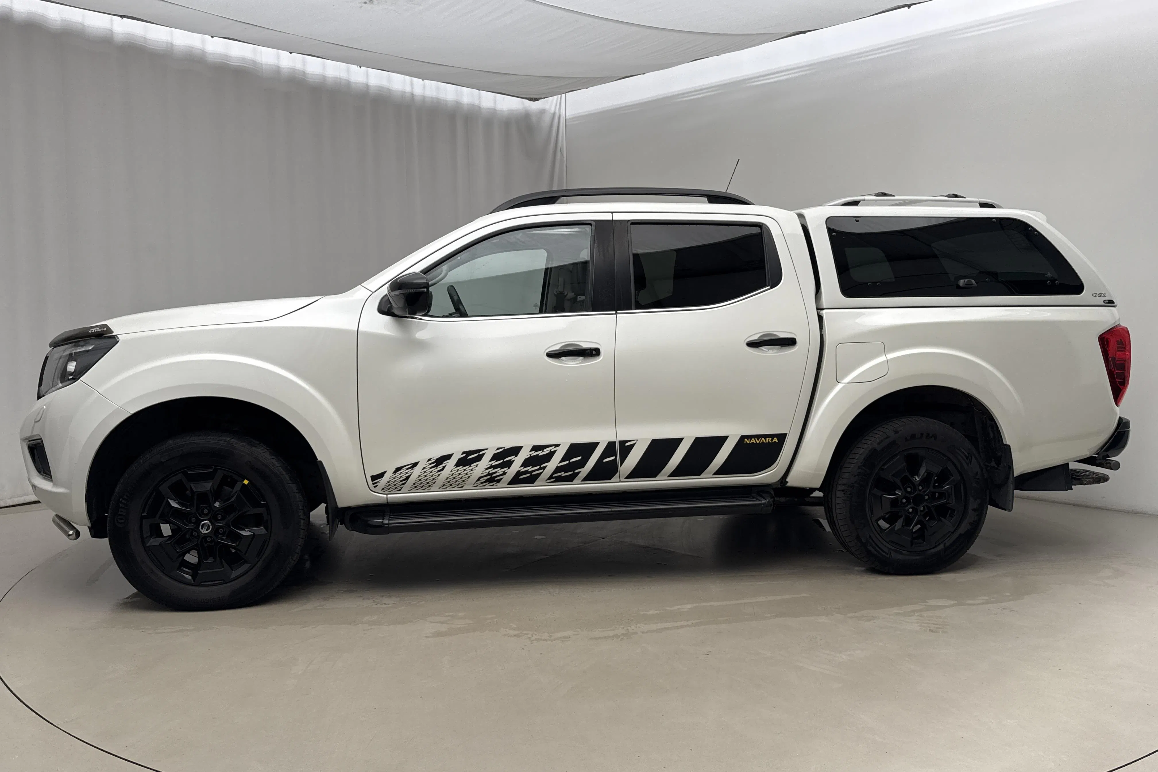 Presentation photo 2 of 23: Nissan Navara 2.3 dCi 4x4 (190hk) - 124 390 km - Automatic - white - 2020