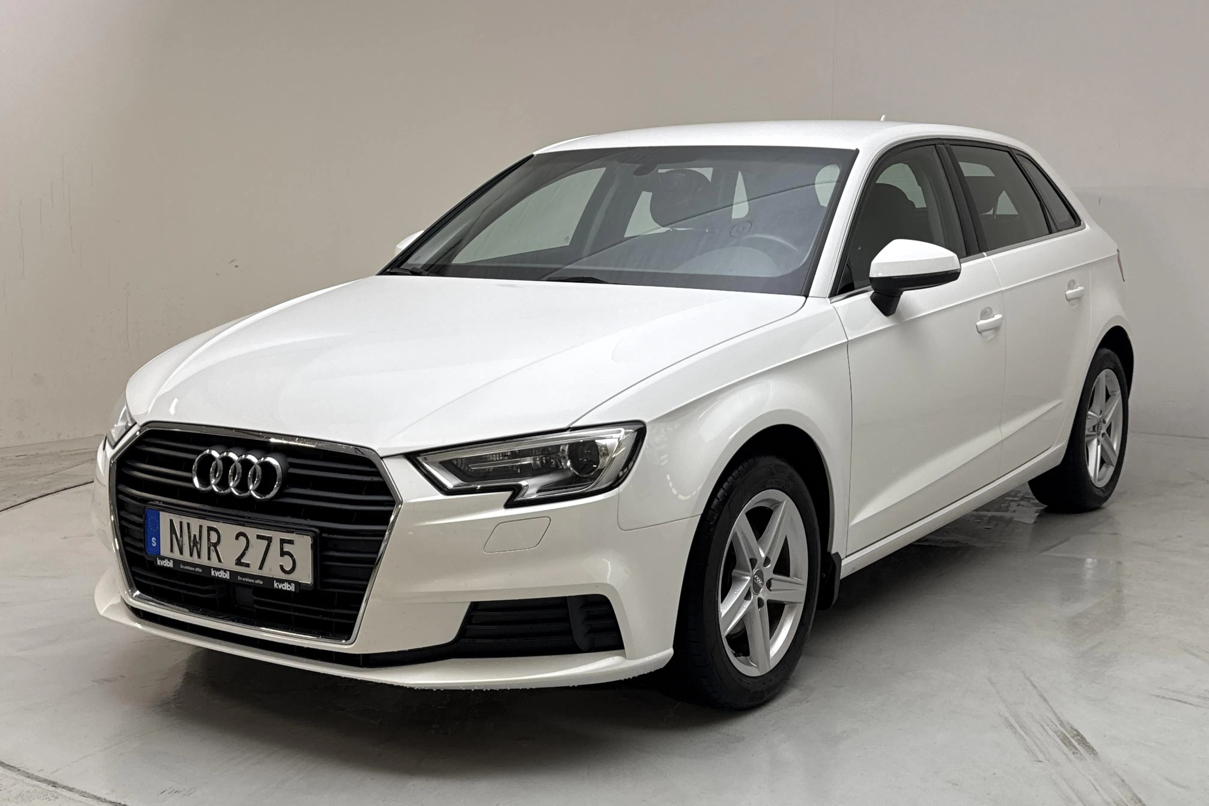 Presentationsfoto 1 av 11: Audi A3 1.0 TFSI Sportback (116hk) - 8 274 mil - Manuell - vit - 2017
