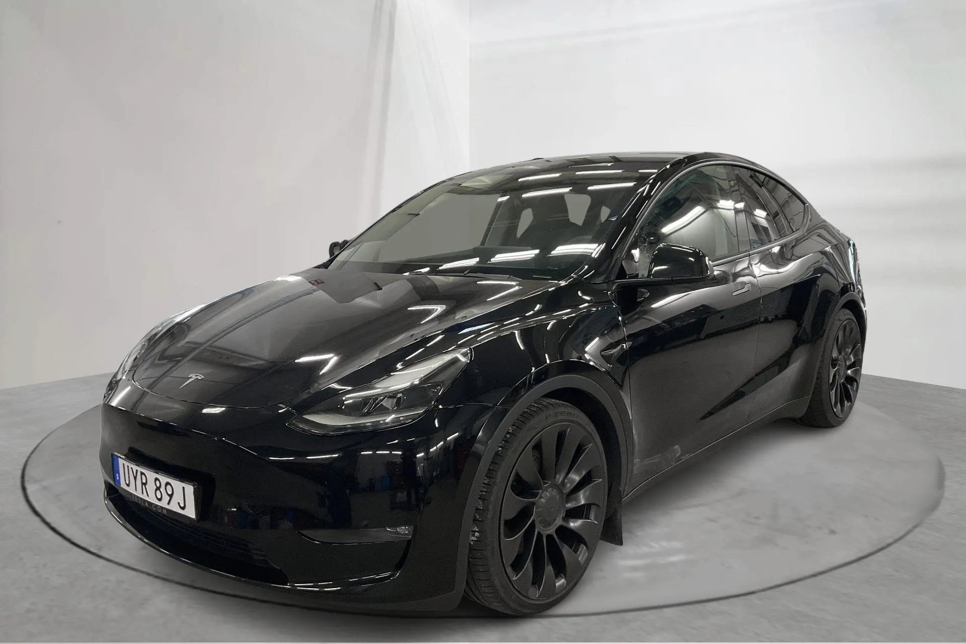 Presentationsfoto 1 av 21: Tesla Model Y Performance Dual Motor AWD - 5 805 mil - Automat - svart - 2023