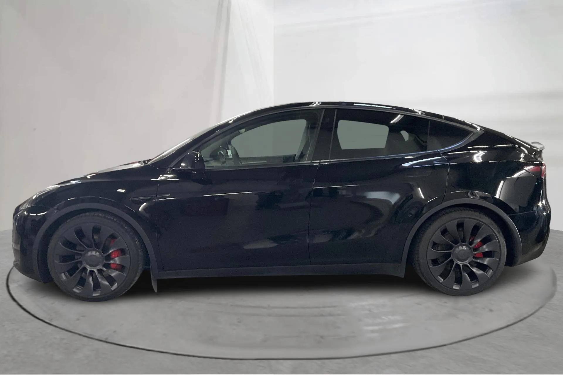 Presentationsfoto 2 av 21: Tesla Model Y Performance Dual Motor AWD - 5 805 mil - Automat - svart - 2023