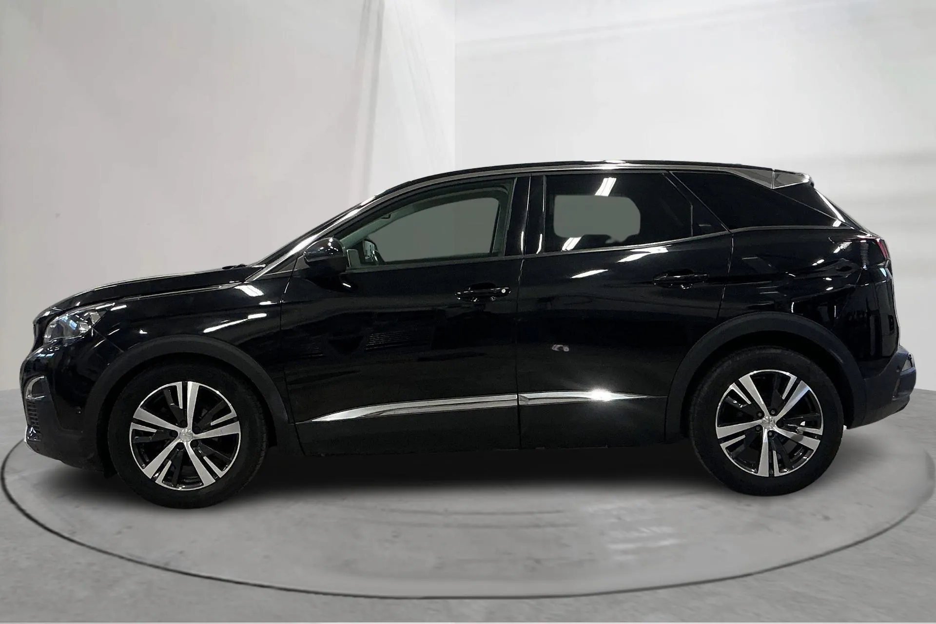 Presentationsfoto 2 av 13: Peugeot 3008 1.2 PureTech (130hk) - 18 976 mil - Automat - svart - 2017