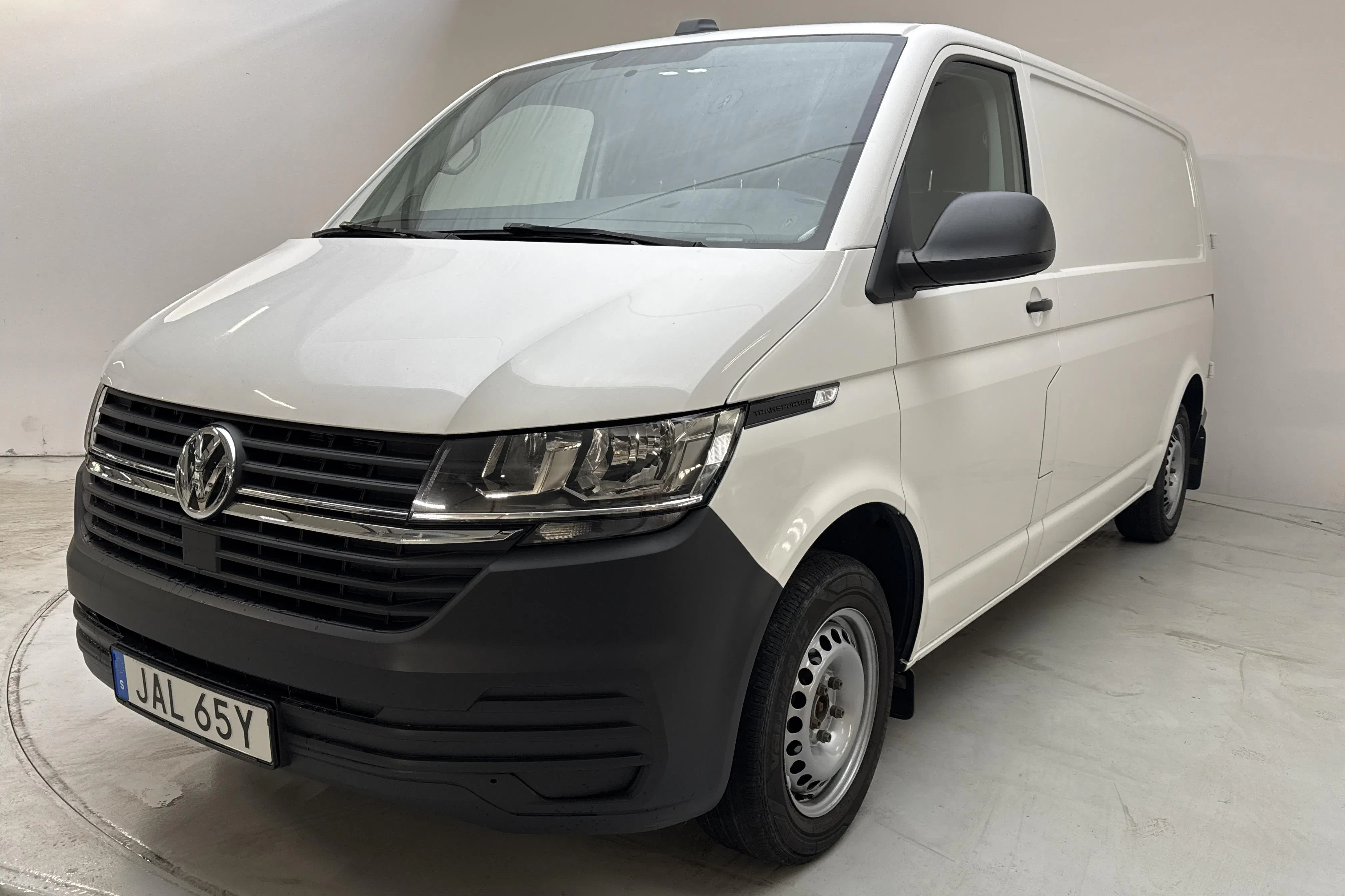 Presentation photo 1 of 14: VW Transporter T6.1 Skåp TDI (150hk) - 73 690 km - Automatic - white - 2024