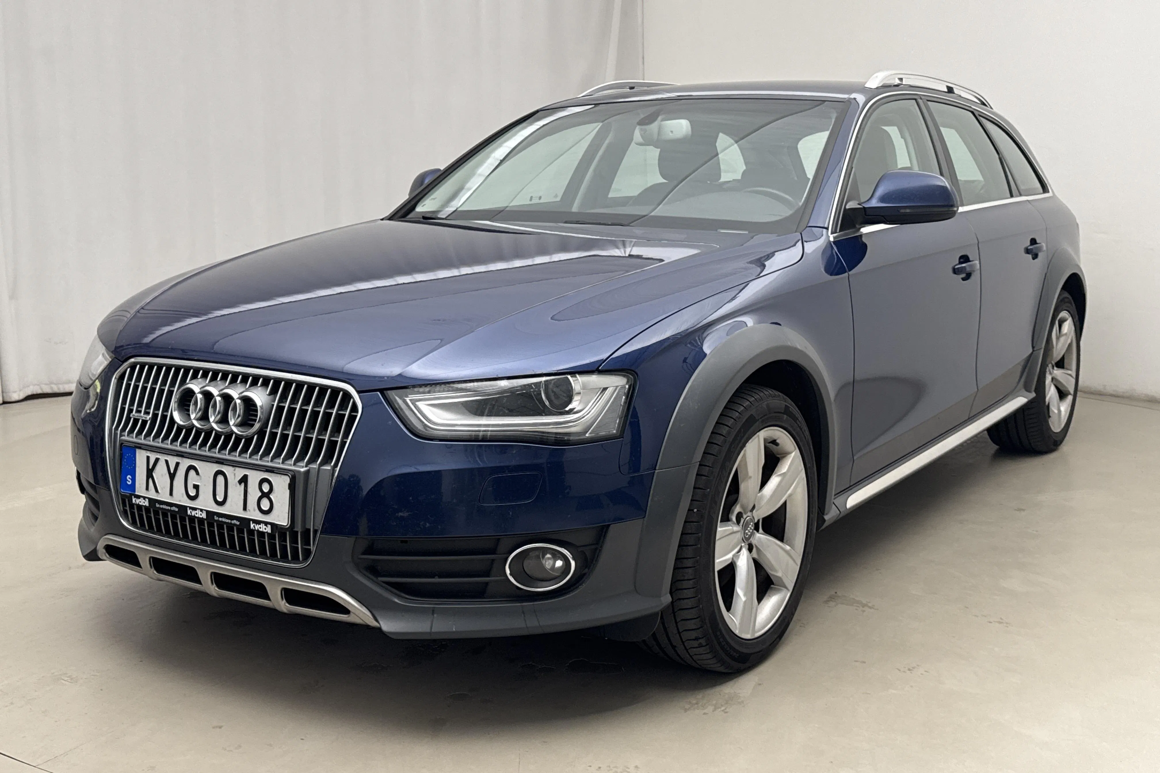 Presentationsfoto 1 av 17: Audi A4 Allroad 2.0 TDI clean diesel Avant quattro (190hk) - 24 934 mil - Automat - blå - 2016