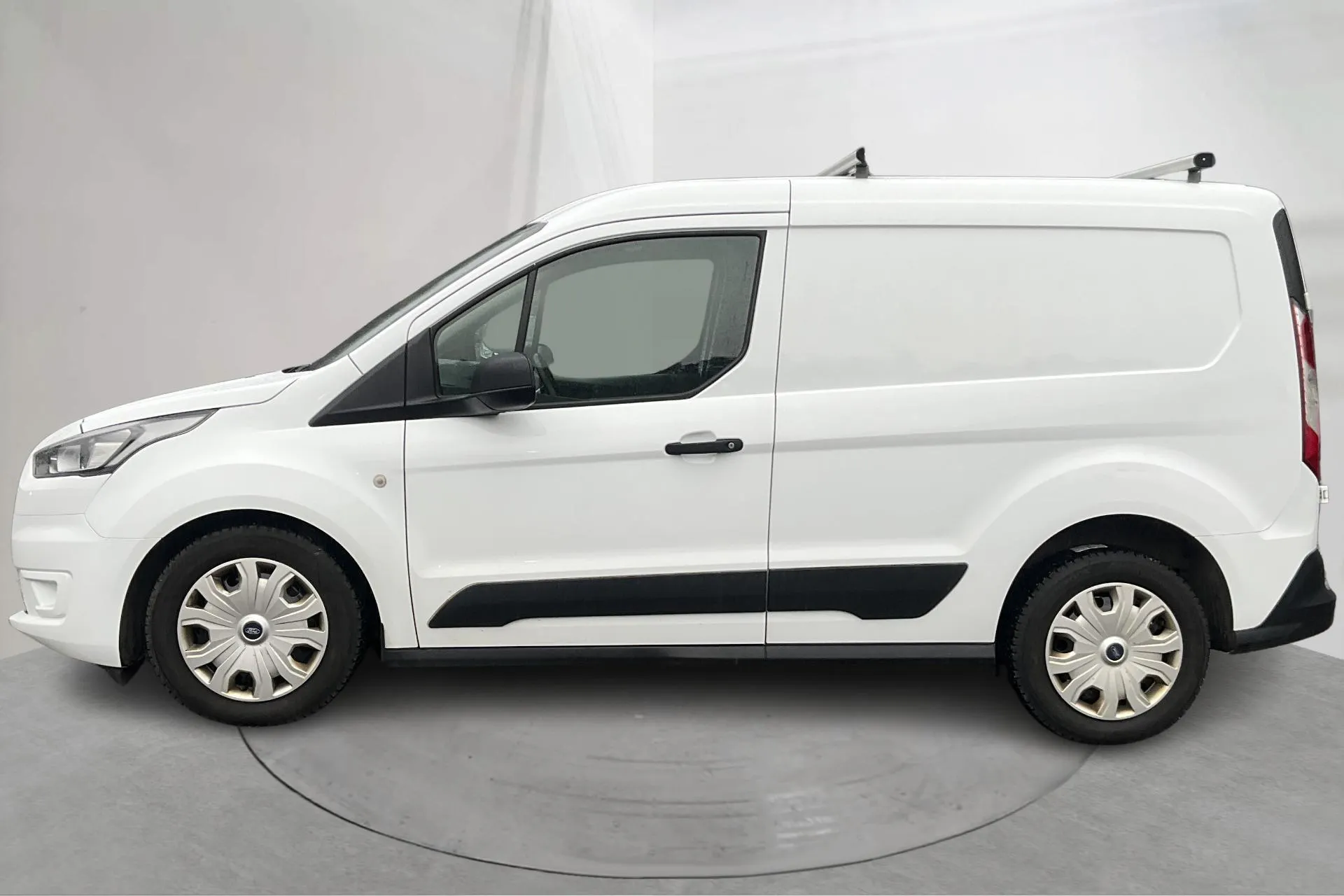 Presentationsfoto 2 av 19: Ford Transit Connect 1.5 EcoBlue (100hk) - 7 674 mil - Automat - vit - 2022