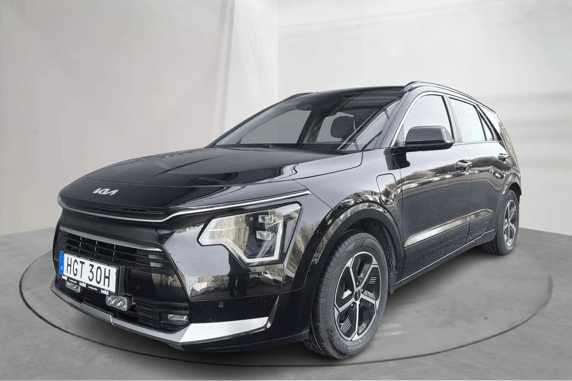 Presentationsfoto 1 av 19: KIA Niro Plug-in Hybrid (183hk) - 6 647 mil - Automat - svart - 2023