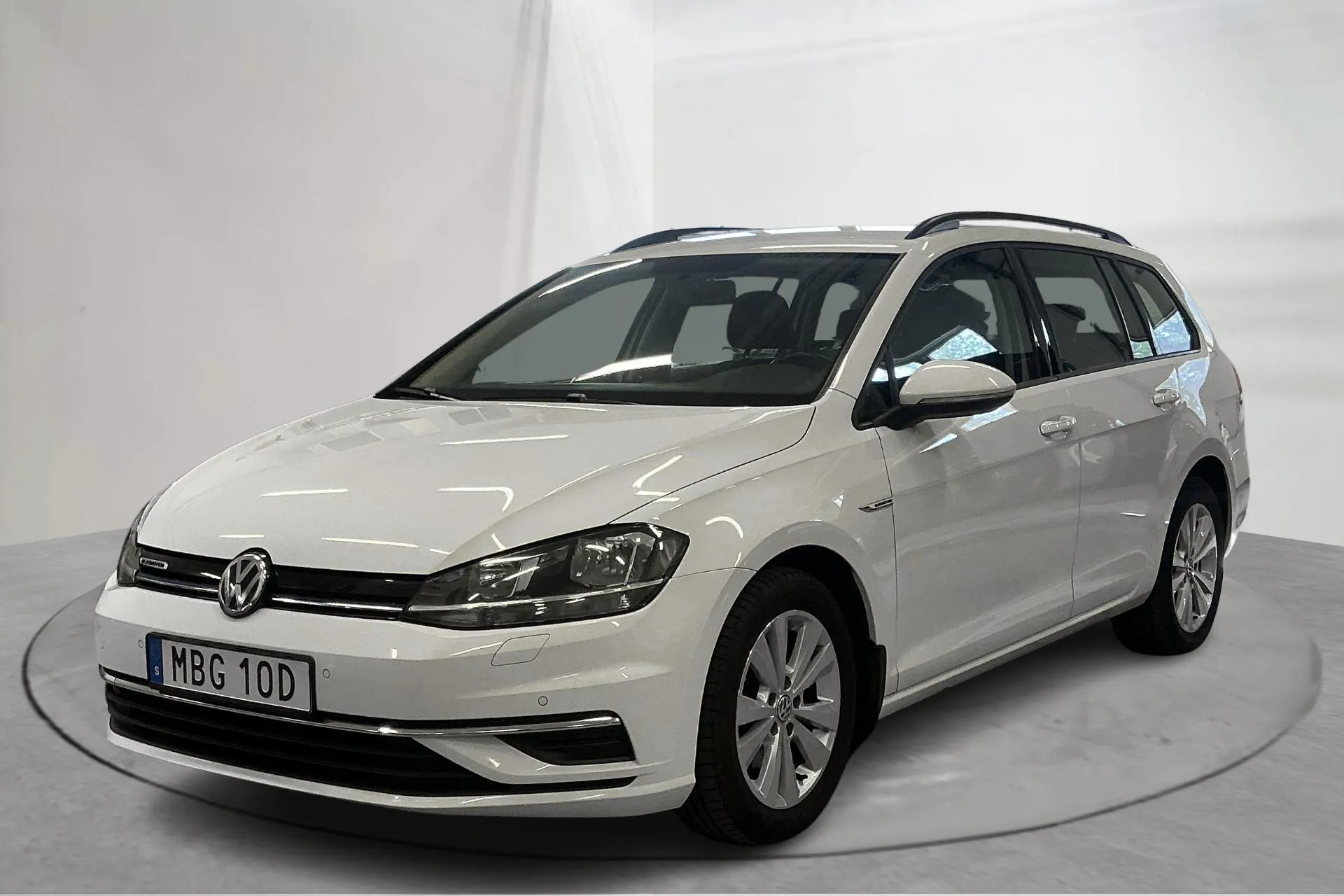 Presentation photo 1 of 14: VW Golf VII 1.5 TGI kombi (130hk) - 118 590 km - Automatic - white - 2020