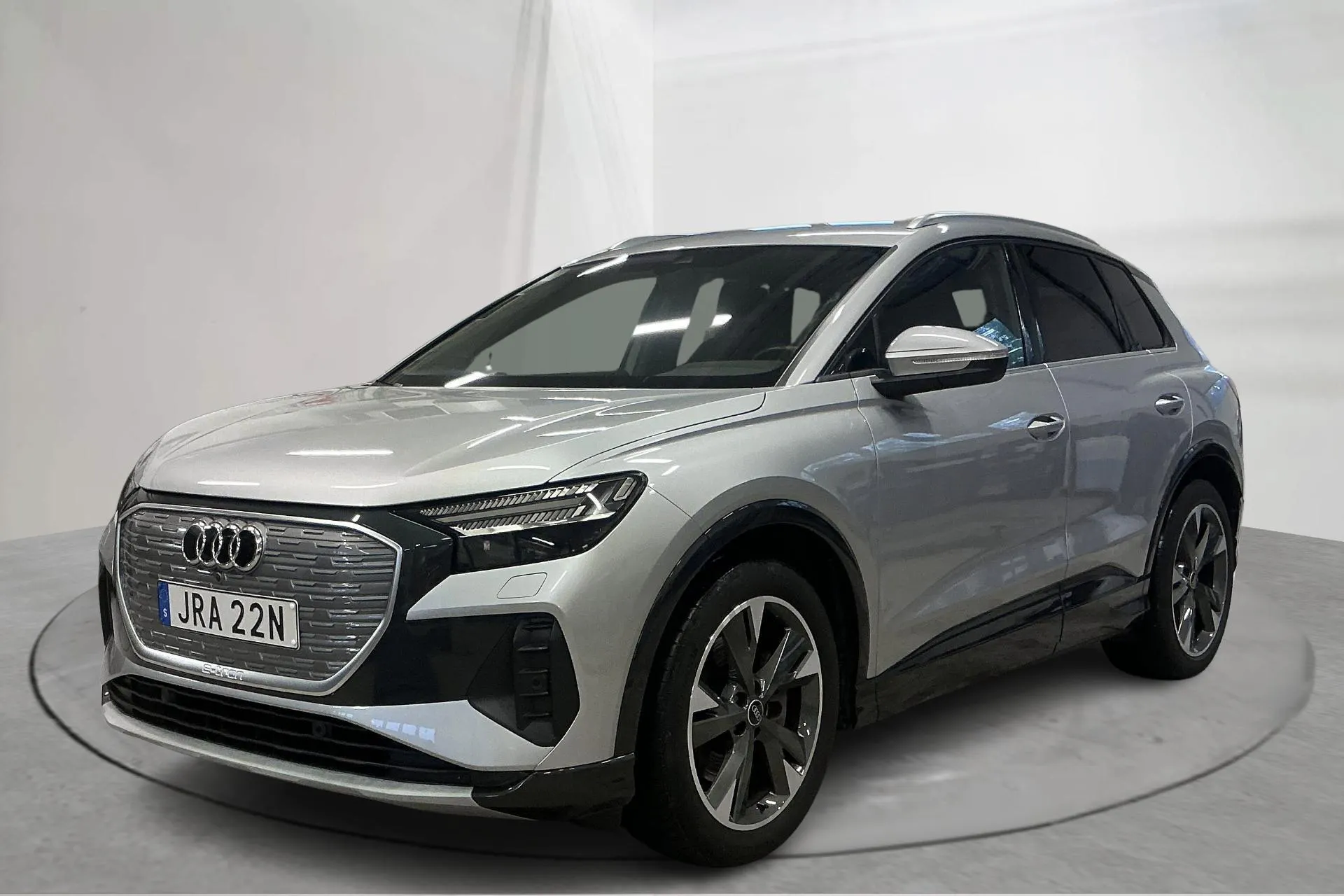 Presentation photo 1 of 20: Audi Q4 45 e-tron quattro 77kWh (265hk) - 78 790 km - Automatic - silver - 2023