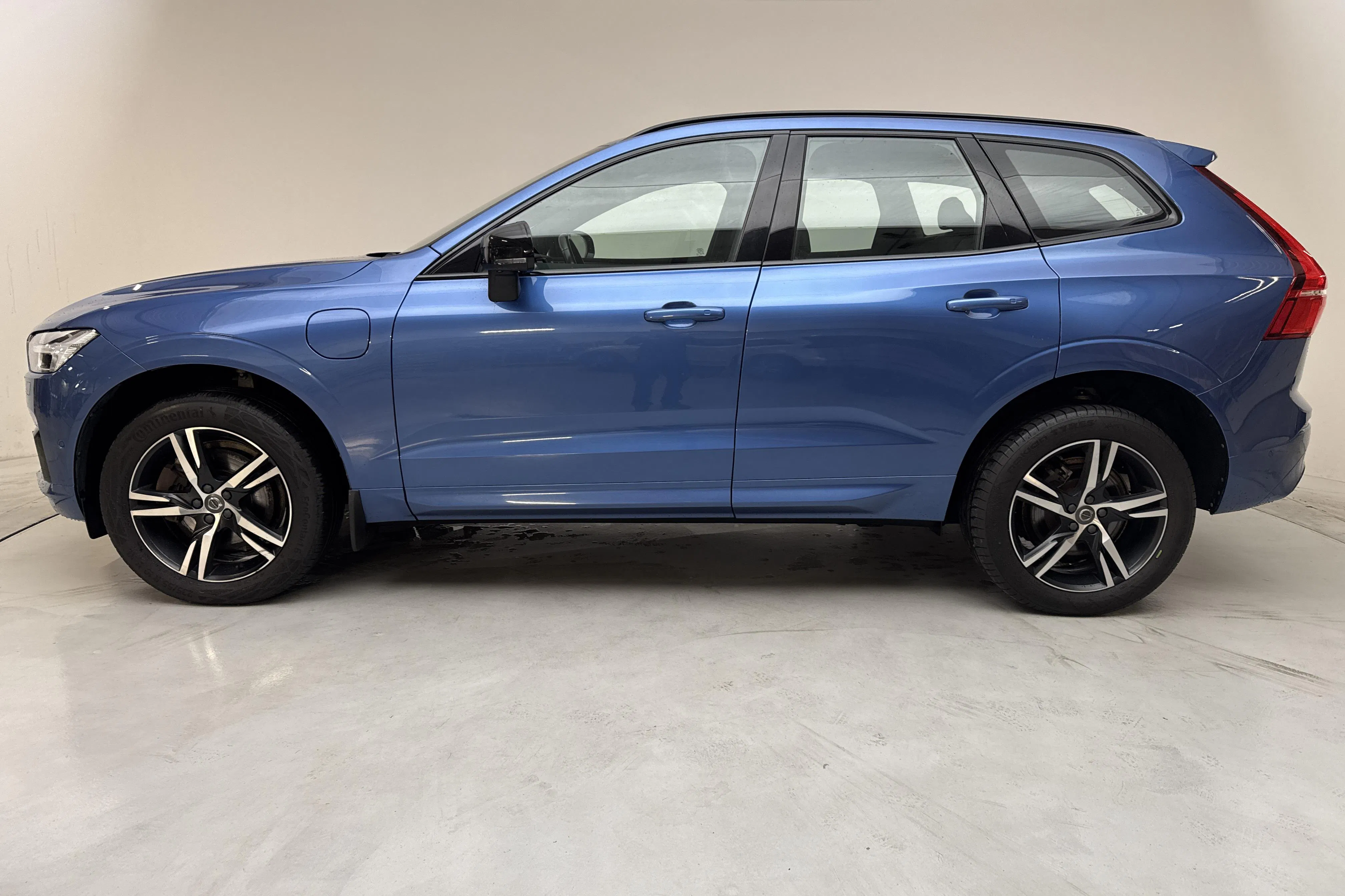 Presentationsfoto 2 av 20: Volvo XC60 T8 AWD Recharge (390hk) - 6 251 mil - Automat - blå - 2020