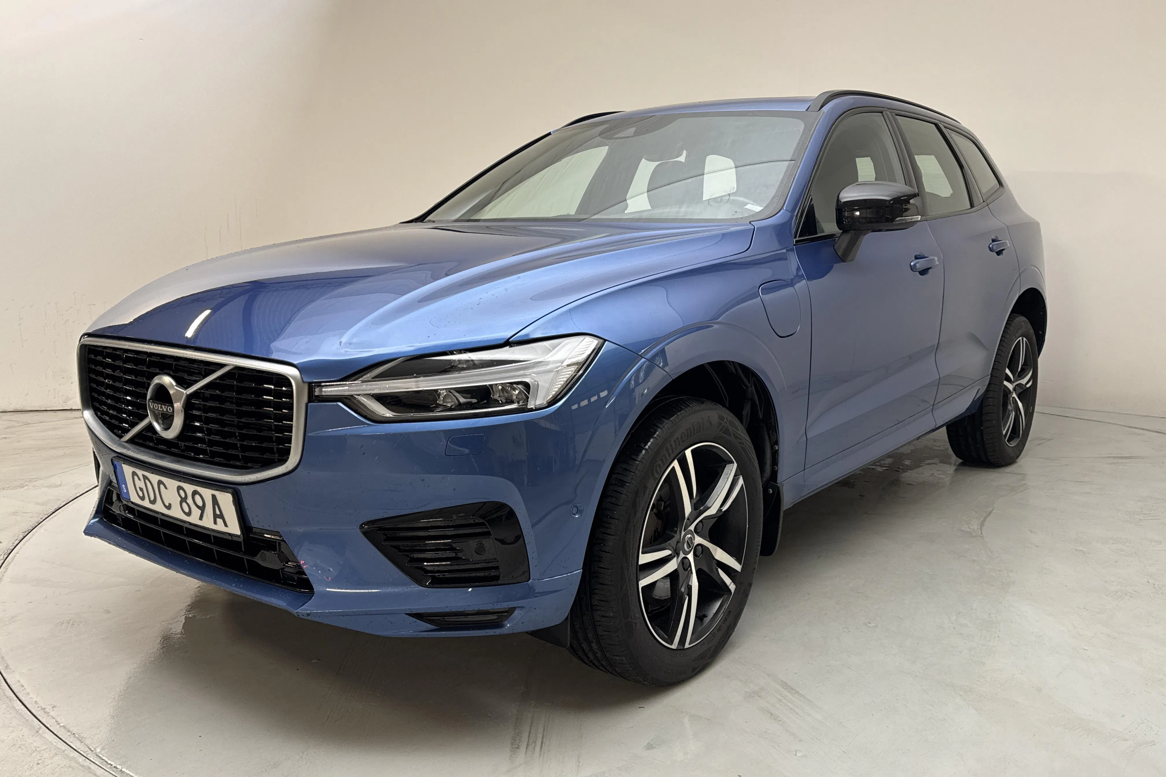 Presentationsfoto 1 av 20: Volvo XC60 T8 AWD Recharge (390hk) - 6 251 mil - Automat - blå - 2020