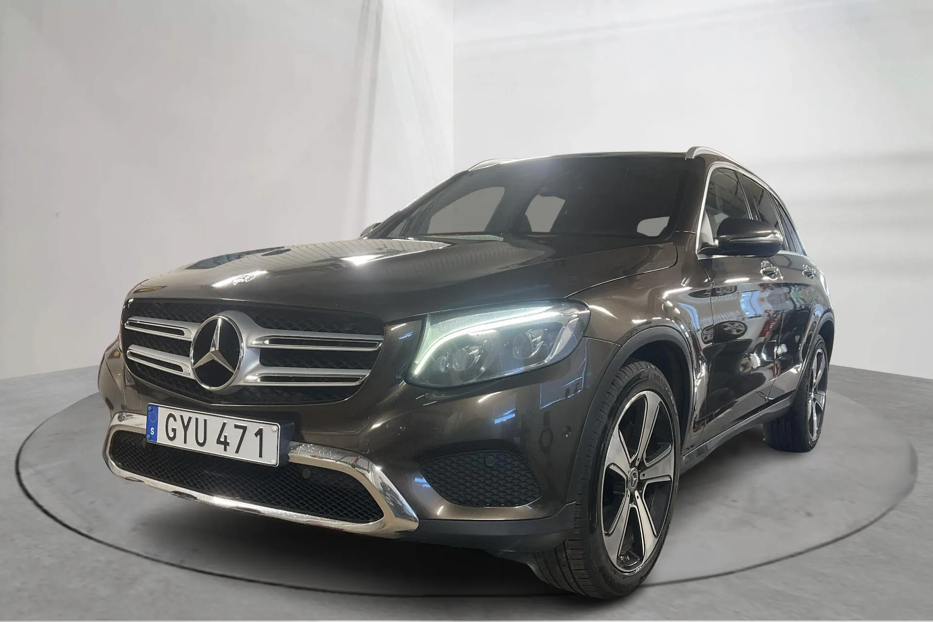 Presentationsfoto 1 av 19: Mercedes GLC 220 d 4MATIC X253 (170hk) - 17 767 mil - Automat - Mörkbrun - 2016