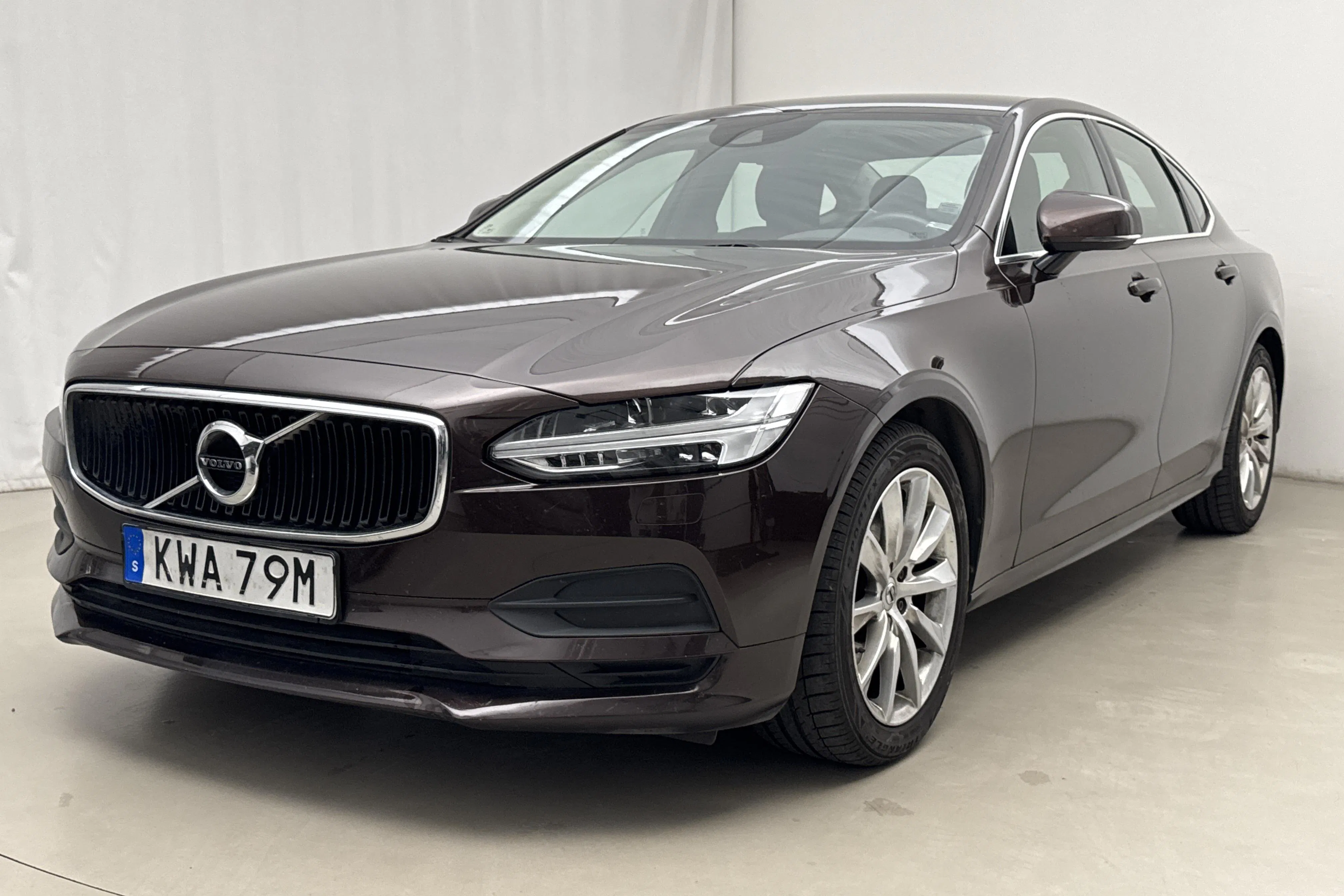 Presentationsfoto 1 av 18: Volvo S90 D5 AWD (235hk) - 9 567 mil - Automat - Mörkbrun - 2019