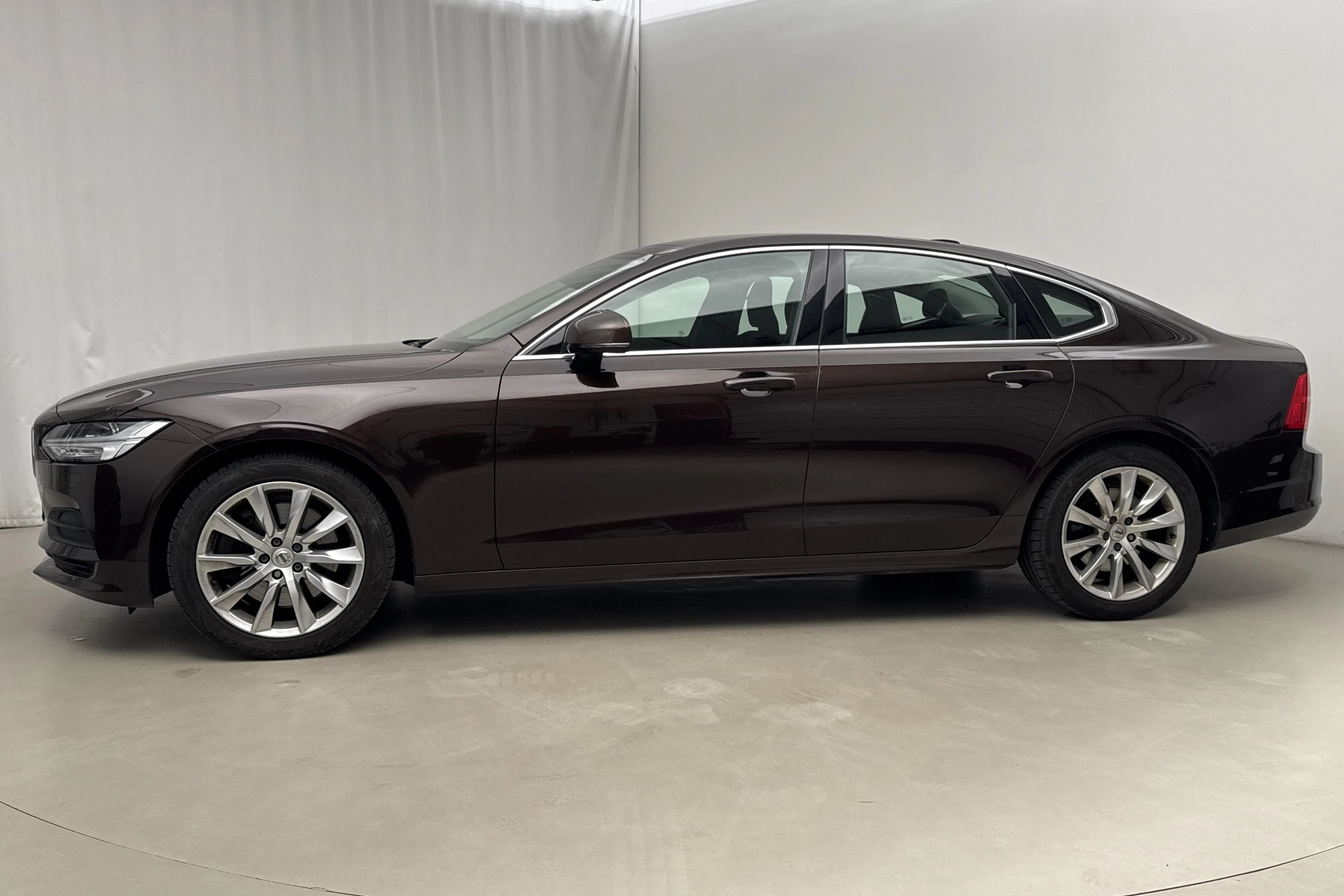 Presentationsfoto 2 av 18: Volvo S90 D5 AWD (235hk) - 9 567 mil - Automat - Mörkbrun - 2019