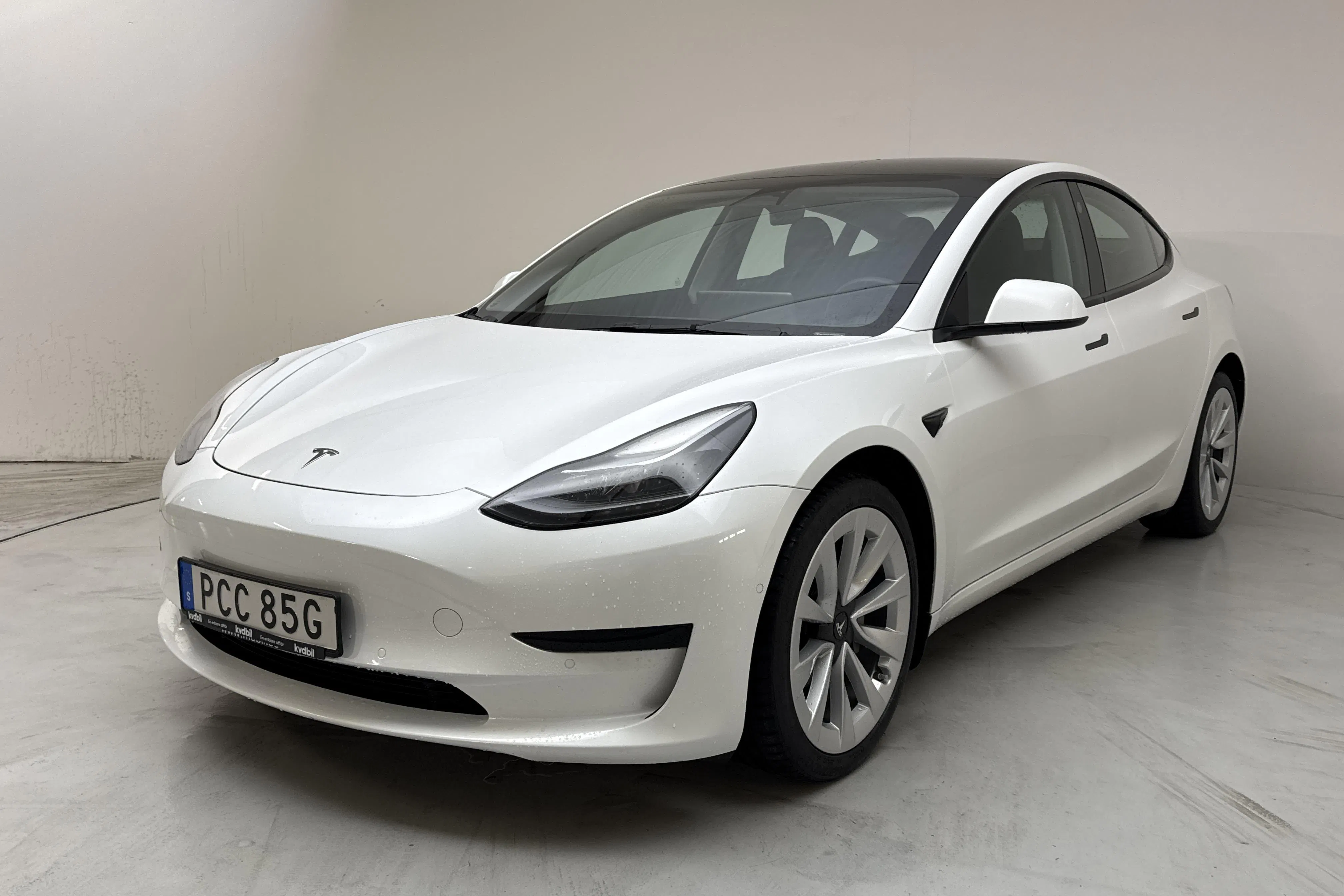 Presentation photo 1 of 18: Tesla Model 3 Standard Range RWD - 58 980 km - Automatic - white - 2022
