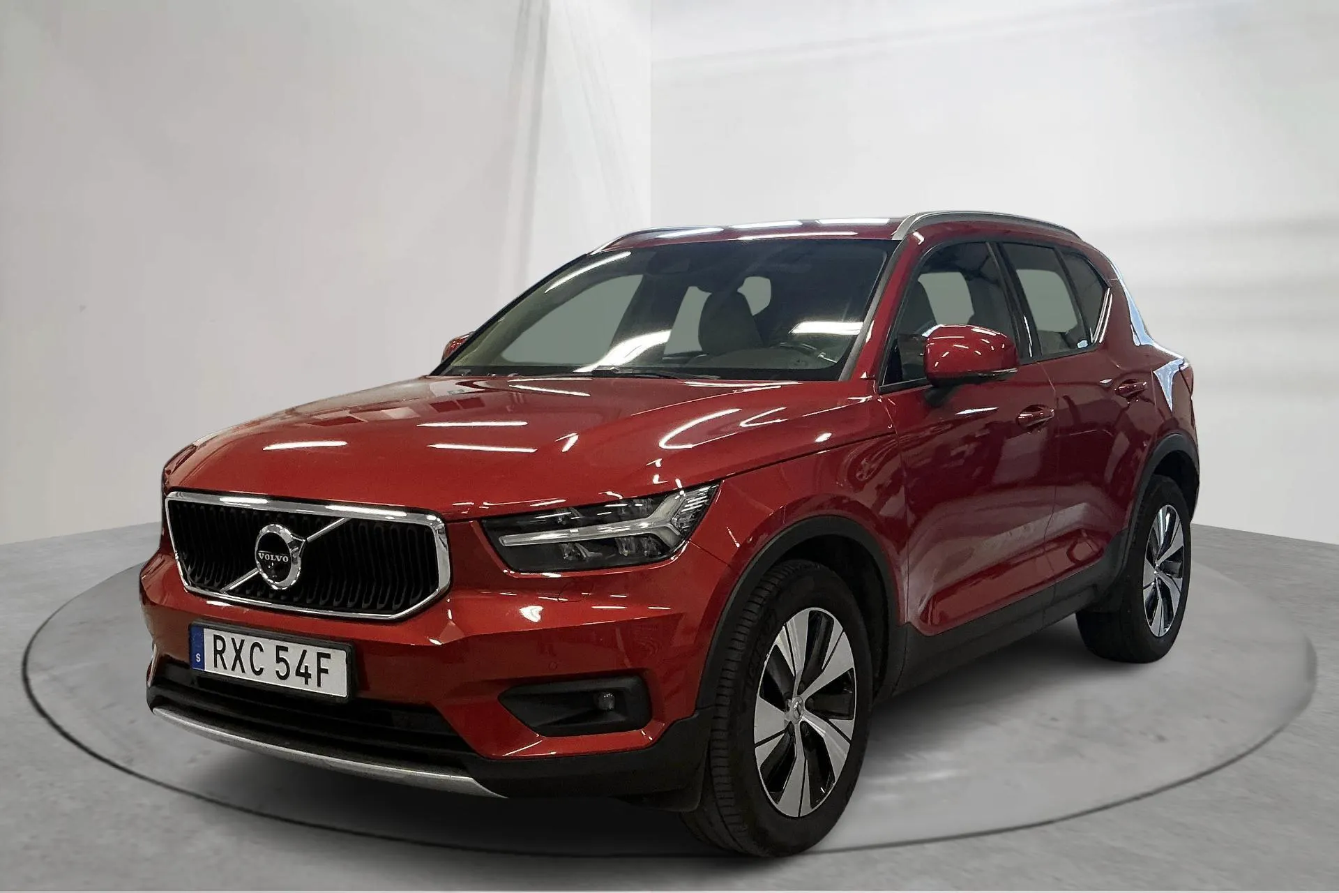Presentationsfoto 1 av 17: Volvo XC40 D3 FWD (150hk) - 21 888 mil - Automat - röd - 2020