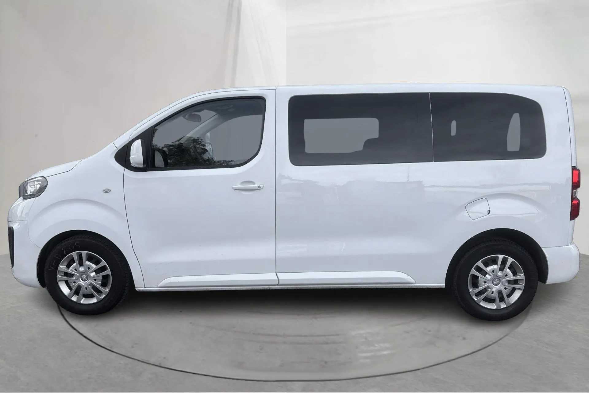 Presentation photo 2 of 14: Peugeot Traveller BlueHDi (95hk) - 76 590 km - Automatic - 2018