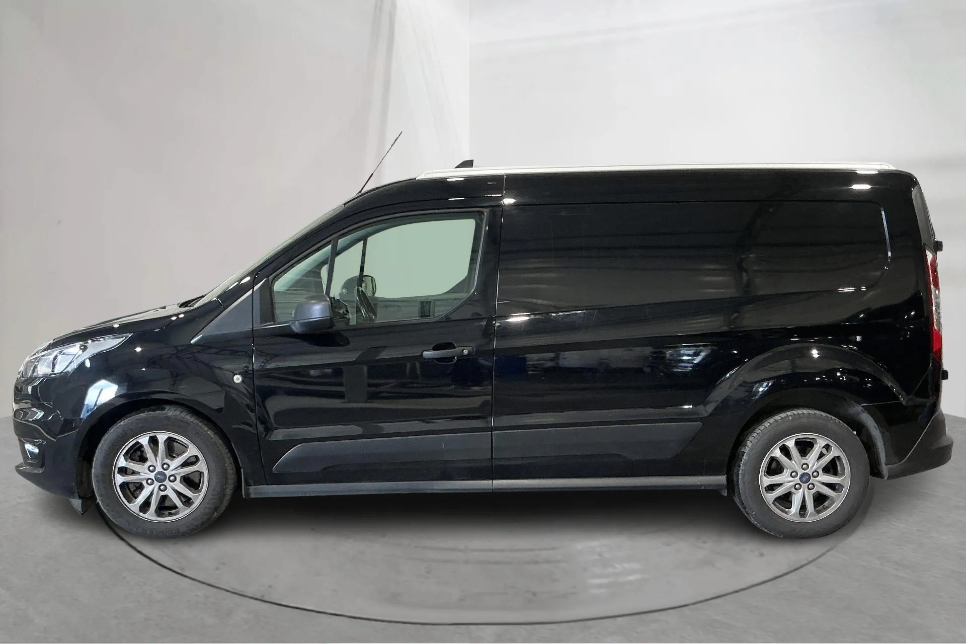 Presentation photo 2 of 20: Ford Transit Connect 1.5 EcoBlue (100hk) - 100 220 km - Automatic - black - 2022