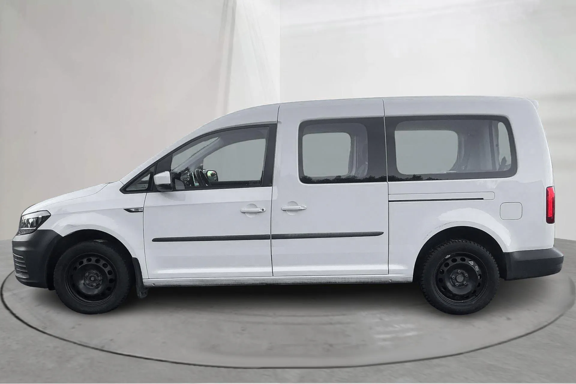 Presentationsfoto 2 av 14: VW Caddy Maxi Life 2.0 TDI (102hk) - 7 186 mil - Automat - vit - 2019
