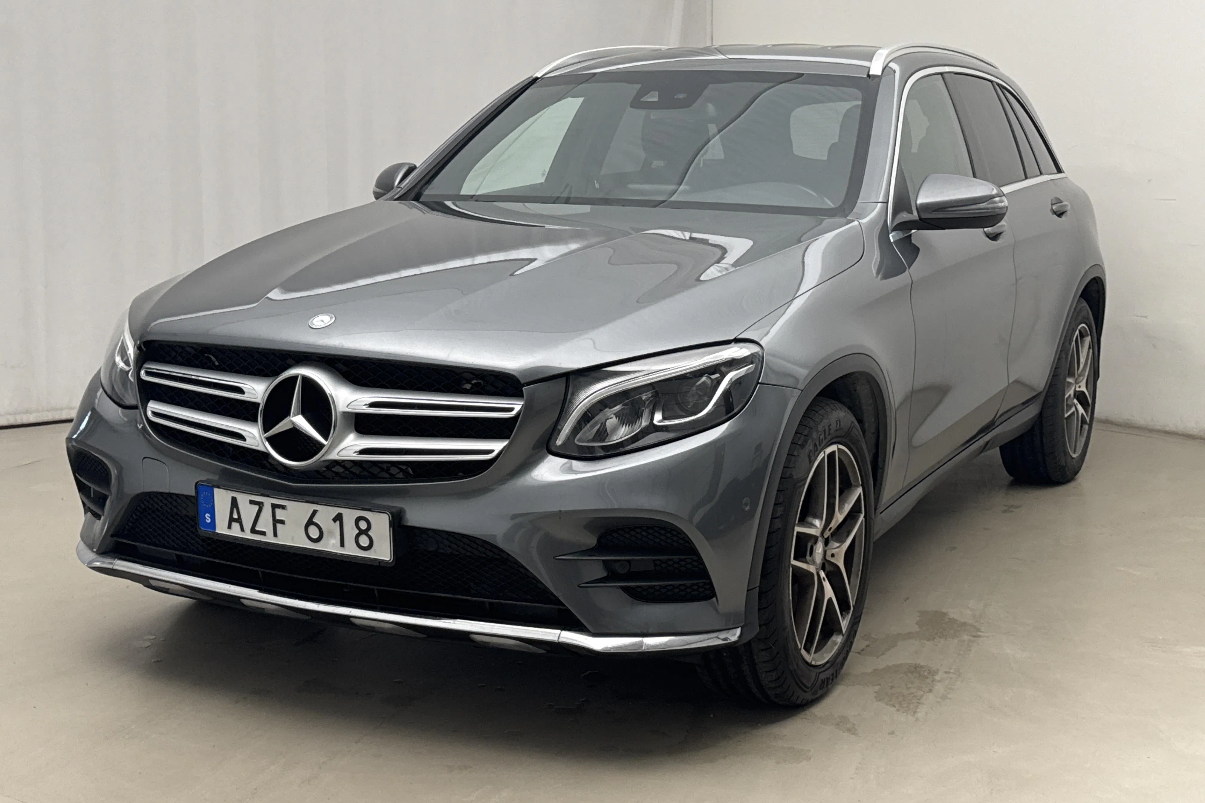 Presentationsfoto 1 av 17: Mercedes GLC 220 d 4MATIC X253 (170hk) - 15 085 mil - Automat - grå - 2016