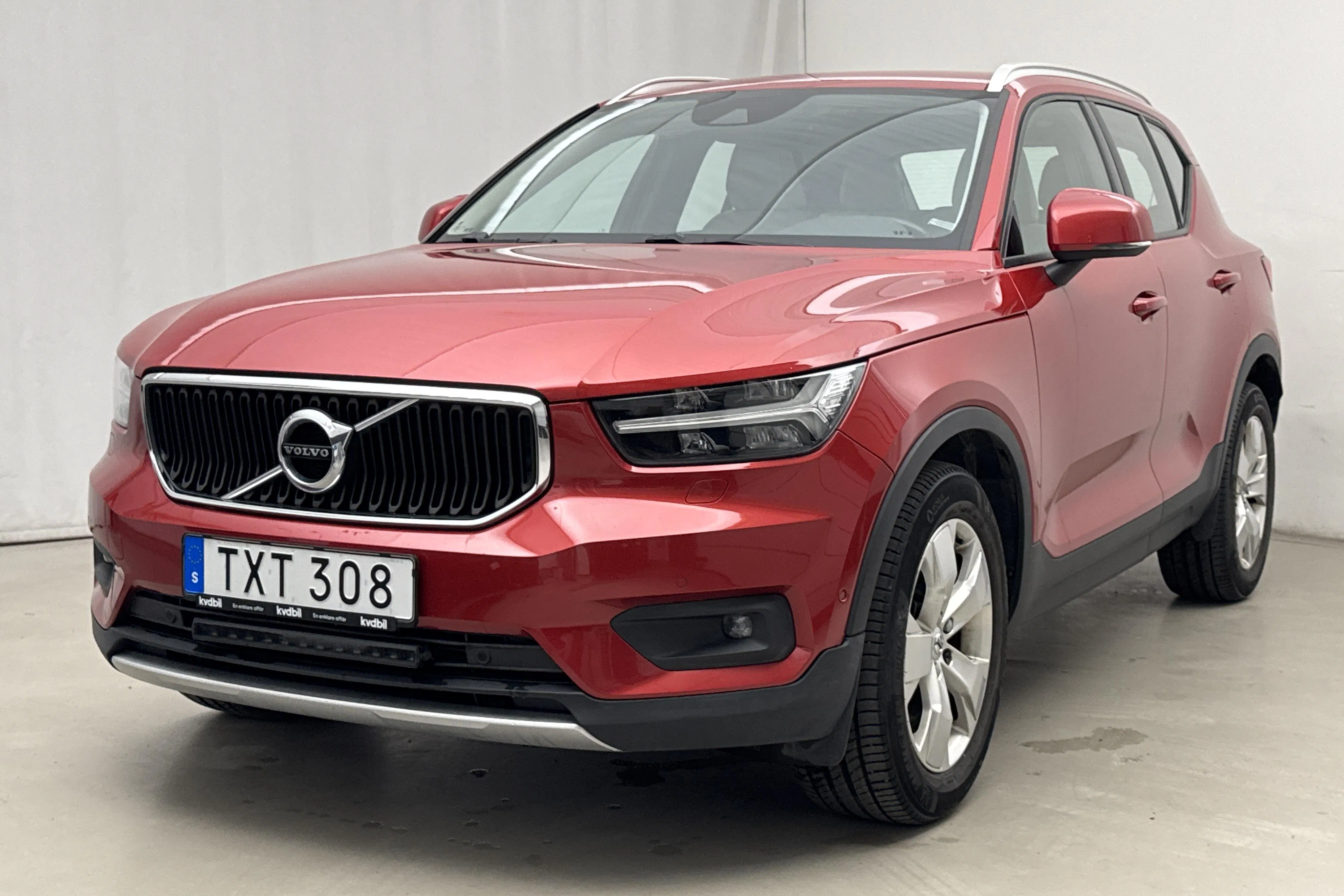 Presentation photo 1 of 18: Volvo XC40 D3 AWD (150hk) - 103 670 km - Automatic - red - 2019
